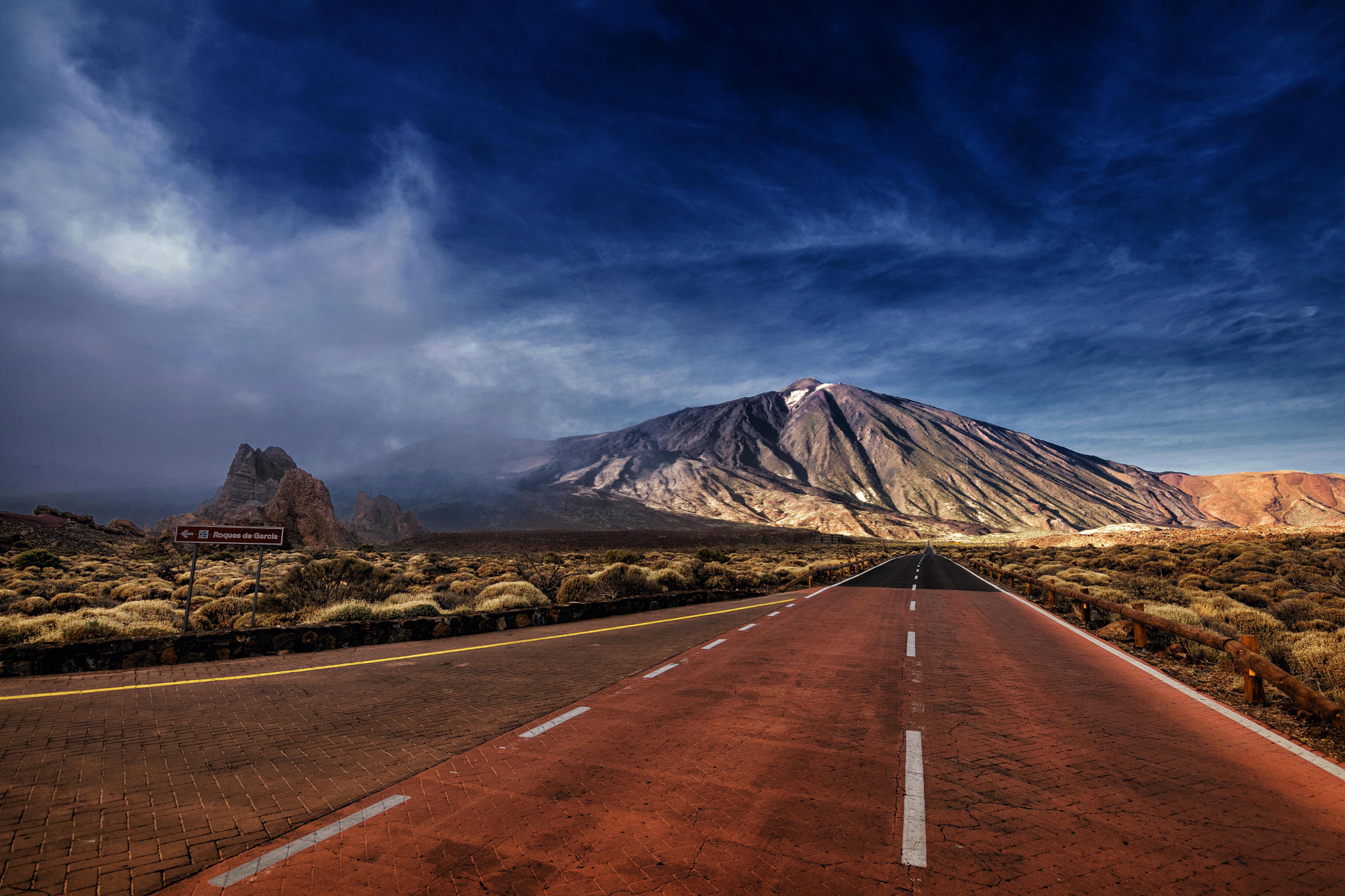 Nikon D5300 + Tokina AT-X 11-20 F2.8 PRO DX (AF 11-20mm f/2.8) sample photo. Road to teide photography