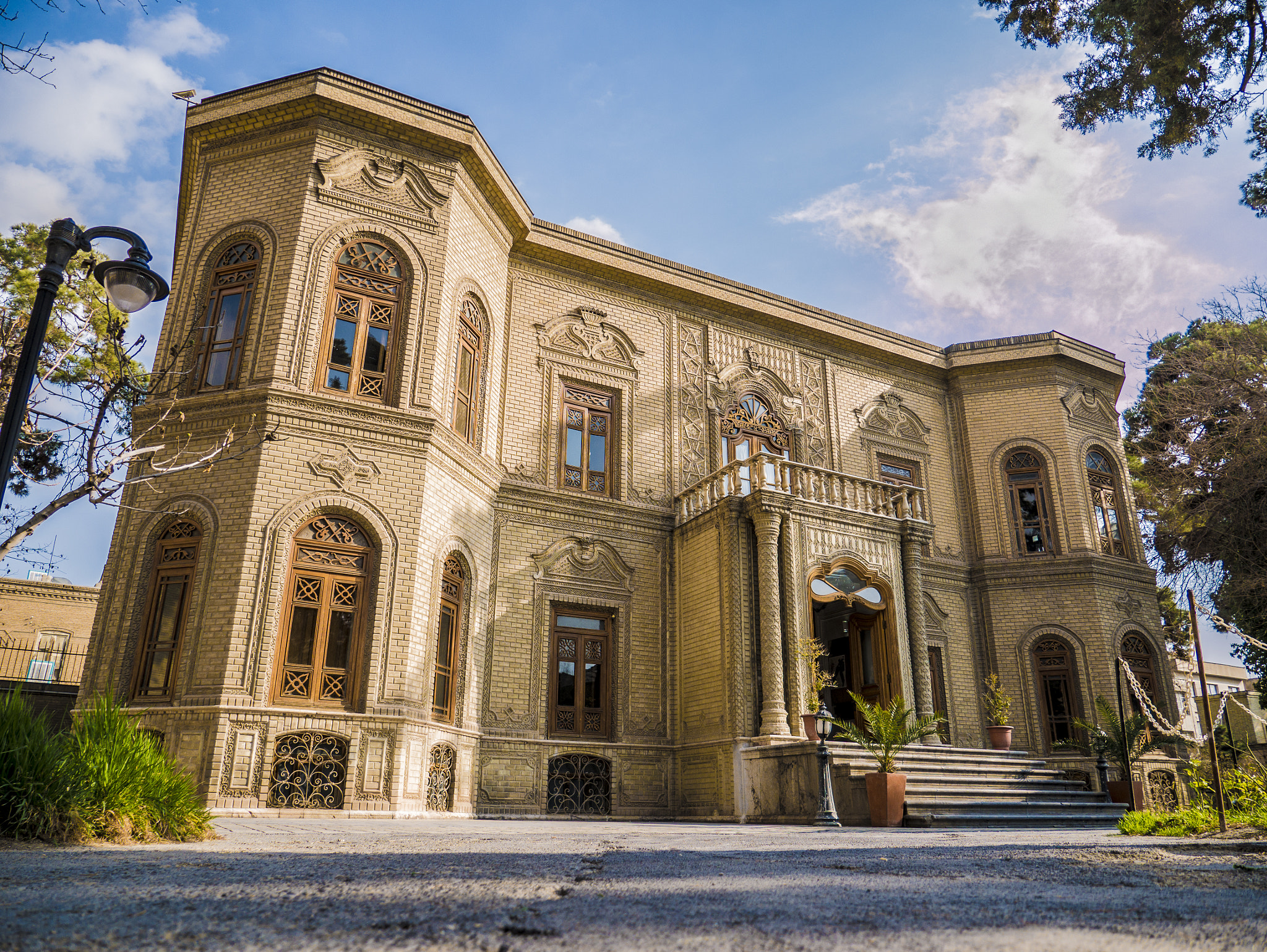 Panasonic Lumix DMC-G85 (Lumix DMC-G80) sample photo. Qavām's house photography