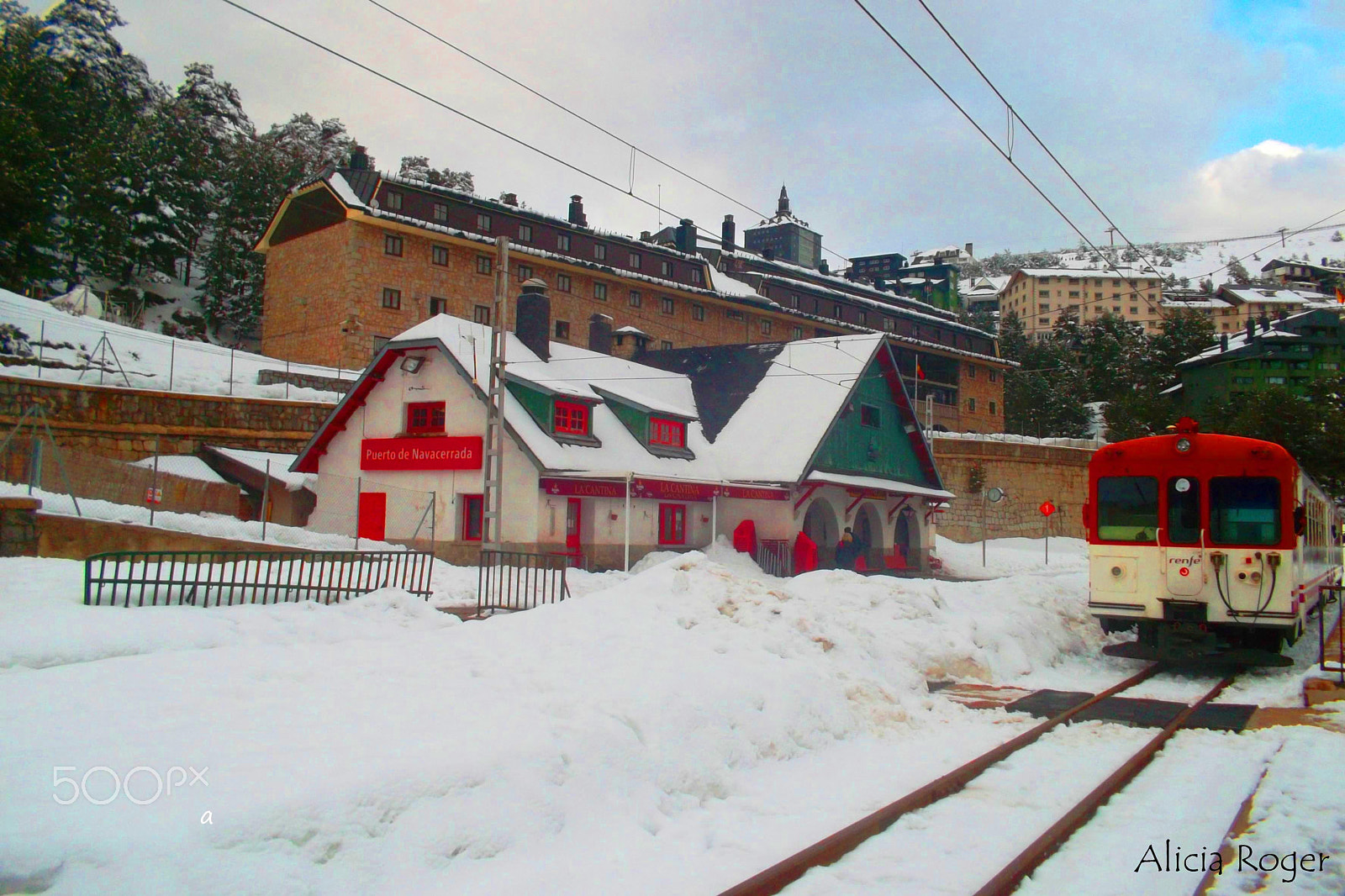 Samsung ST30 sample photo. Navacerrada port station photography