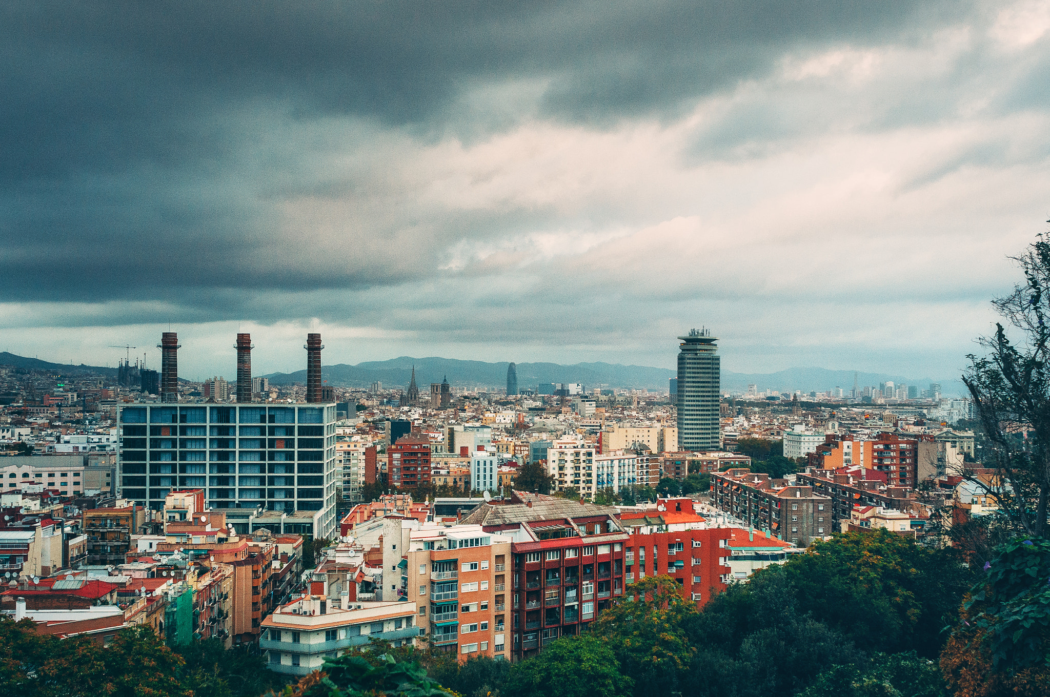 Nikon D300 sample photo. Barcelona cityscape in the evening photography