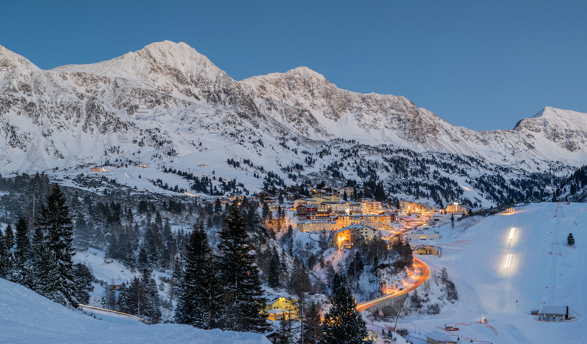Nikon AF-S Nikkor 16-35mm F4G ED VR sample photo. Obertauern @night photography