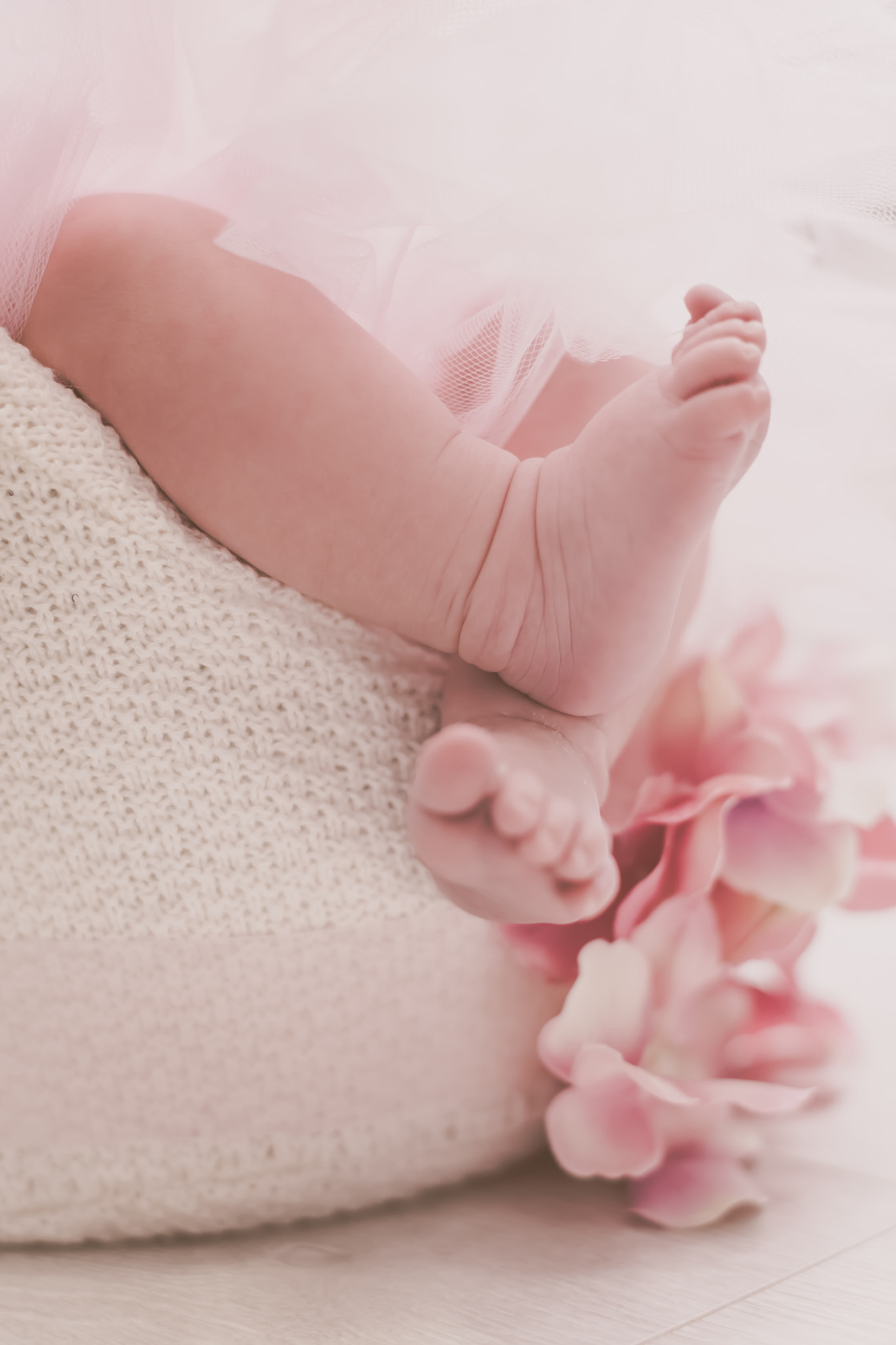 Canon EOS-1D Mark III sample photo. Foot photography
