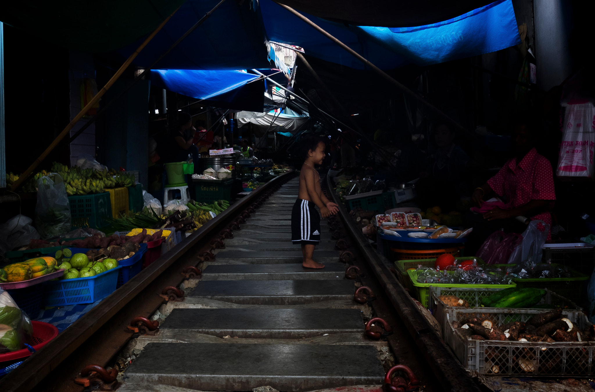 Olympus OM-D E-M1 sample photo. 'a surreal market' photography