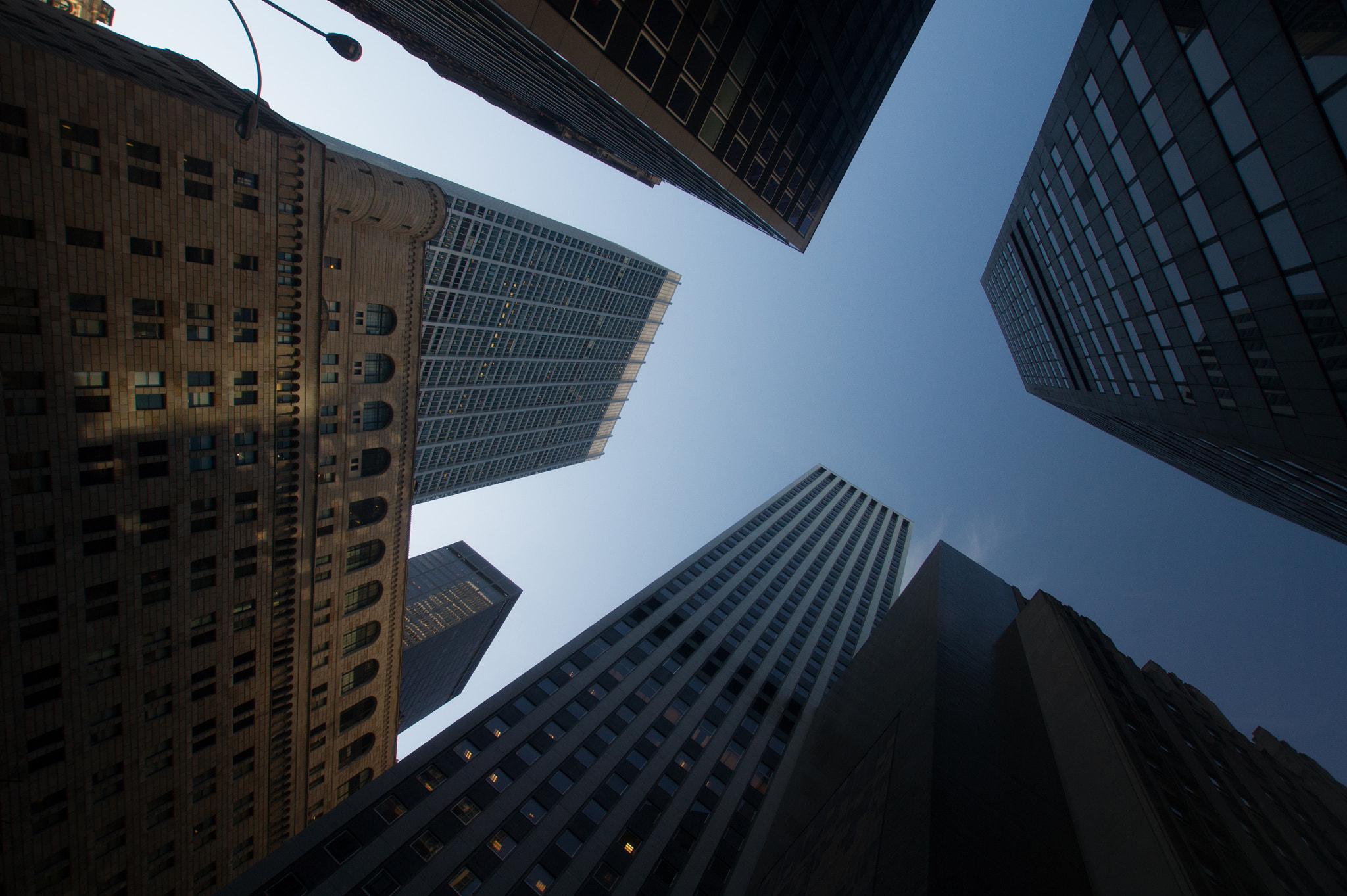 Sony Alpha DSLR-A550 + Sony DT 11-18mm F4.5-5.6 sample photo. Upwards photography