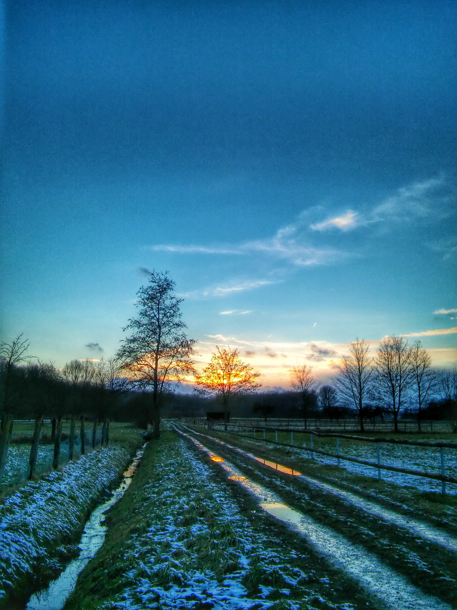 LG G STYLO sample photo. Cold path photography