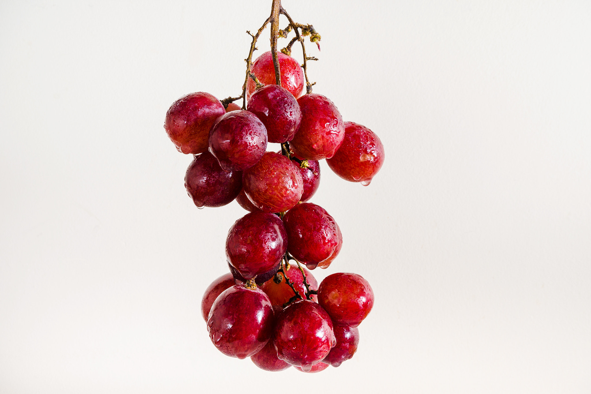 Panasonic Lumix DMC-G85 (Lumix DMC-G80) sample photo. Red grapes photography