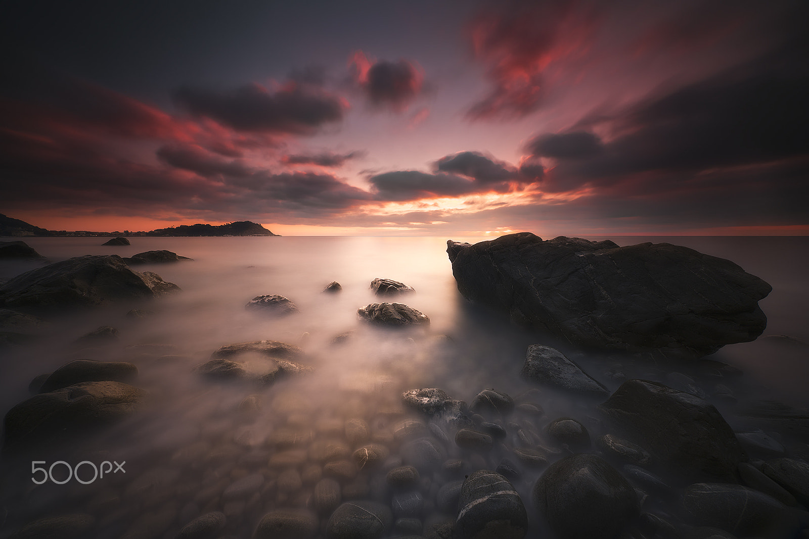 Voigtlander HELIAR-HYPER WIDE 10mm F5.6 sample photo. Winter sunset in liguria photography