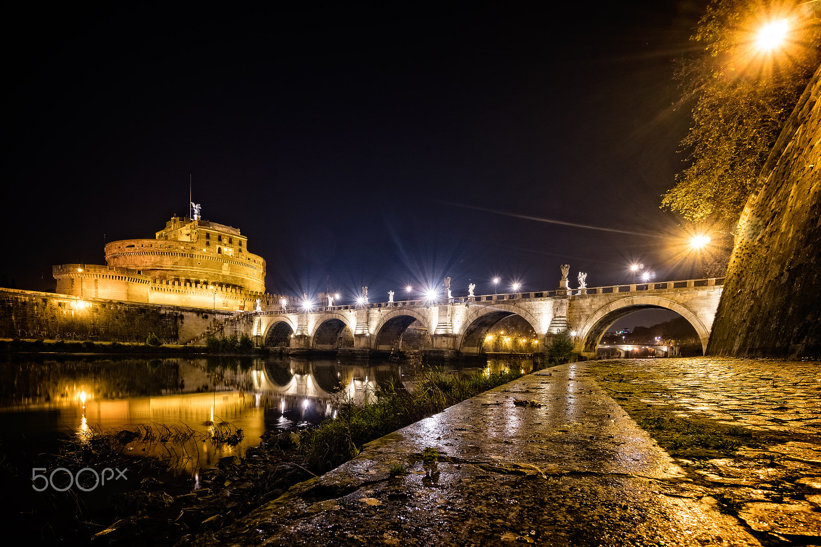 Sony a6300 + Sony E 10-18mm F4 OSS sample photo. Castle photography