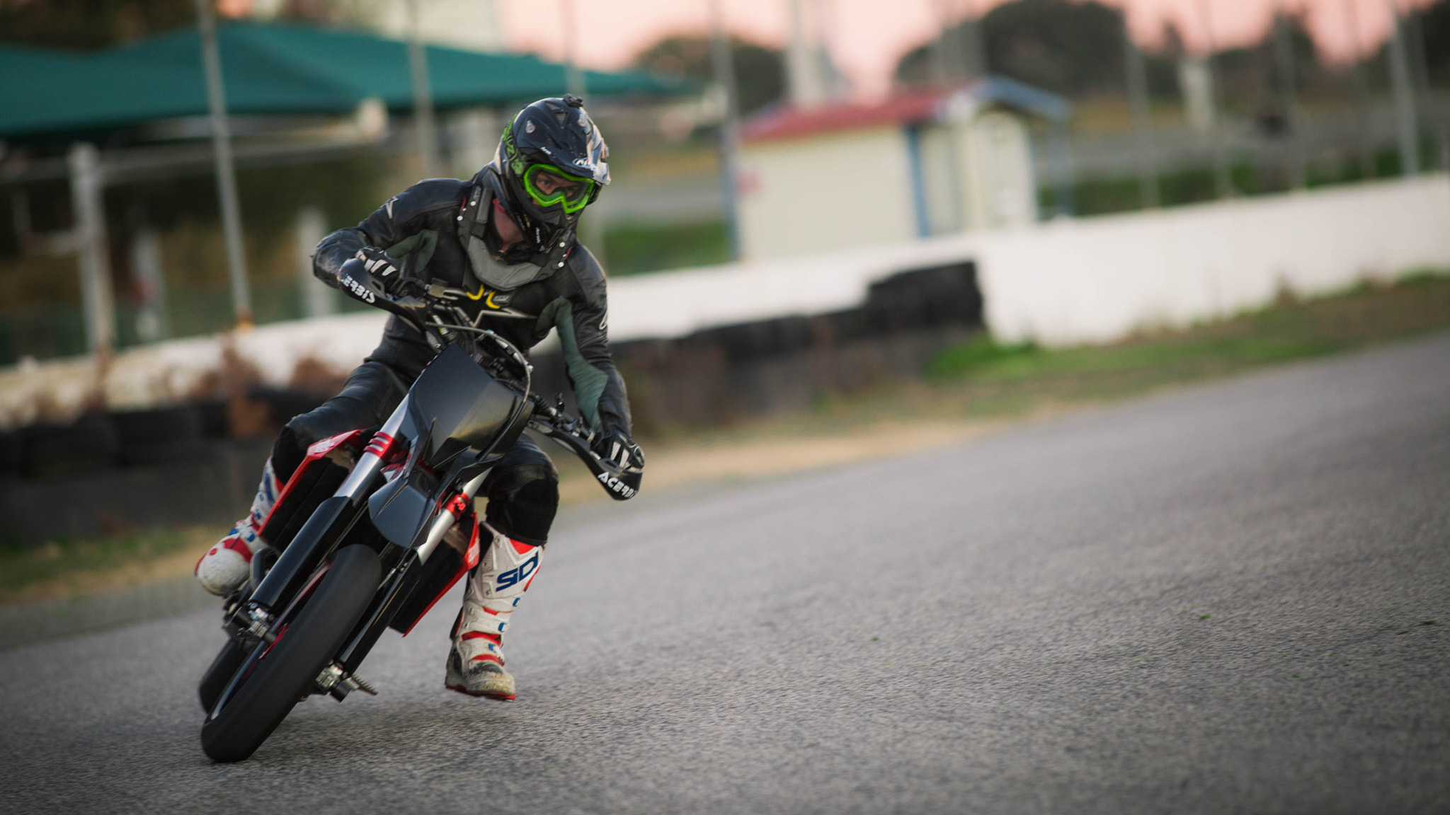 Canon EOS 5D Mark II sample photo. Aprilia mxv photography