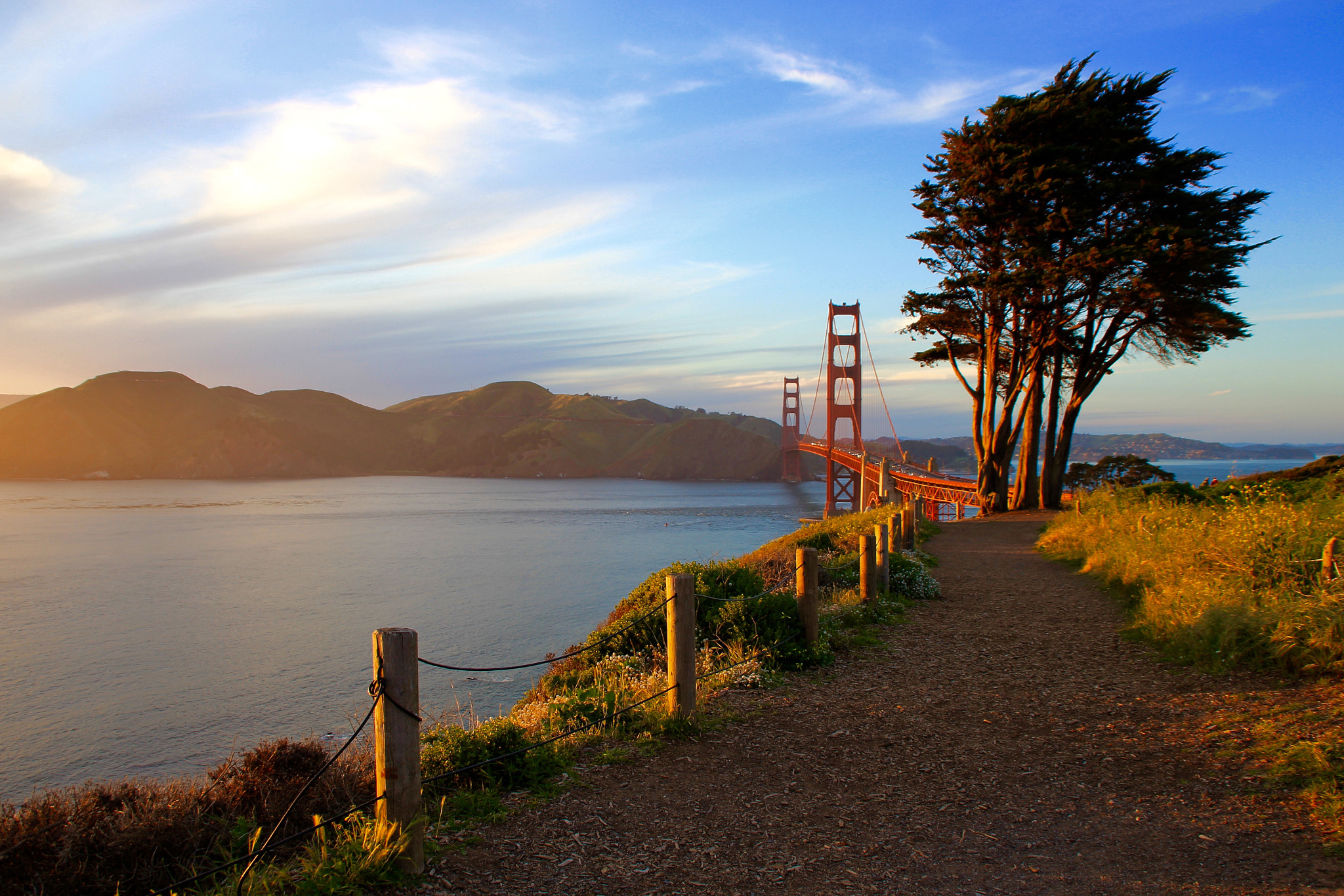 Canon EOS 550D (EOS Rebel T2i / EOS Kiss X4) sample photo. Golden hour at the golden gate photography