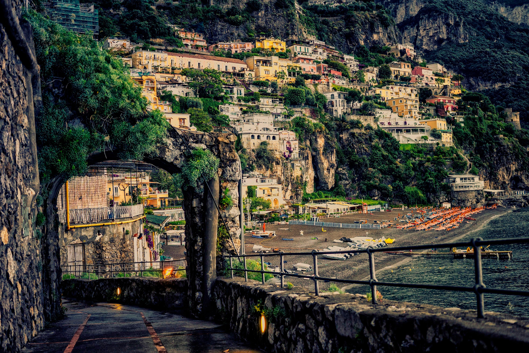 Sony a7 + Sigma 30mm F2.8 EX DN sample photo. Walking to amalfi photography