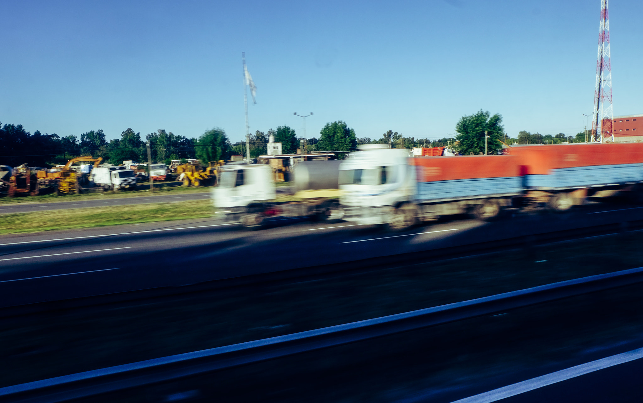 Fujifilm XC 16-50mm F3.5-5.6 OIS sample photo. La vida pasa con velocidad vll photography