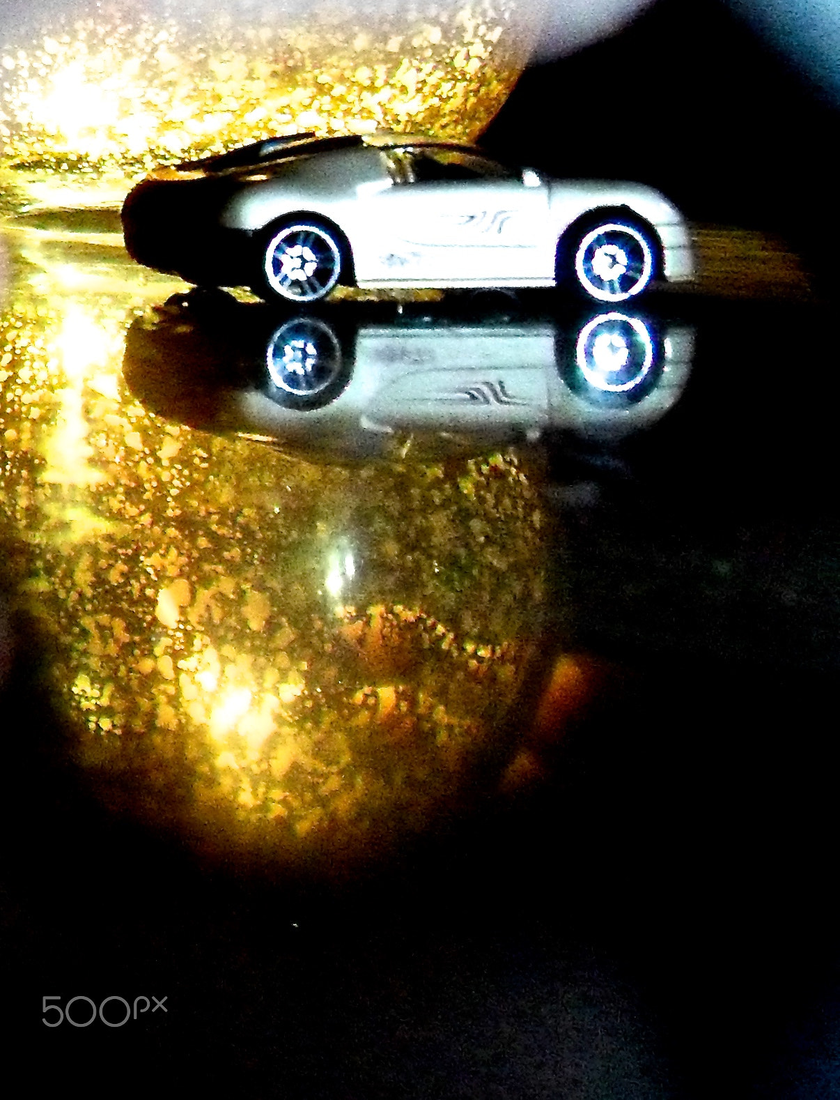 Samsung WB550, WB560 / VLUU WB550 /  HZ15W sample photo. Golden car photography