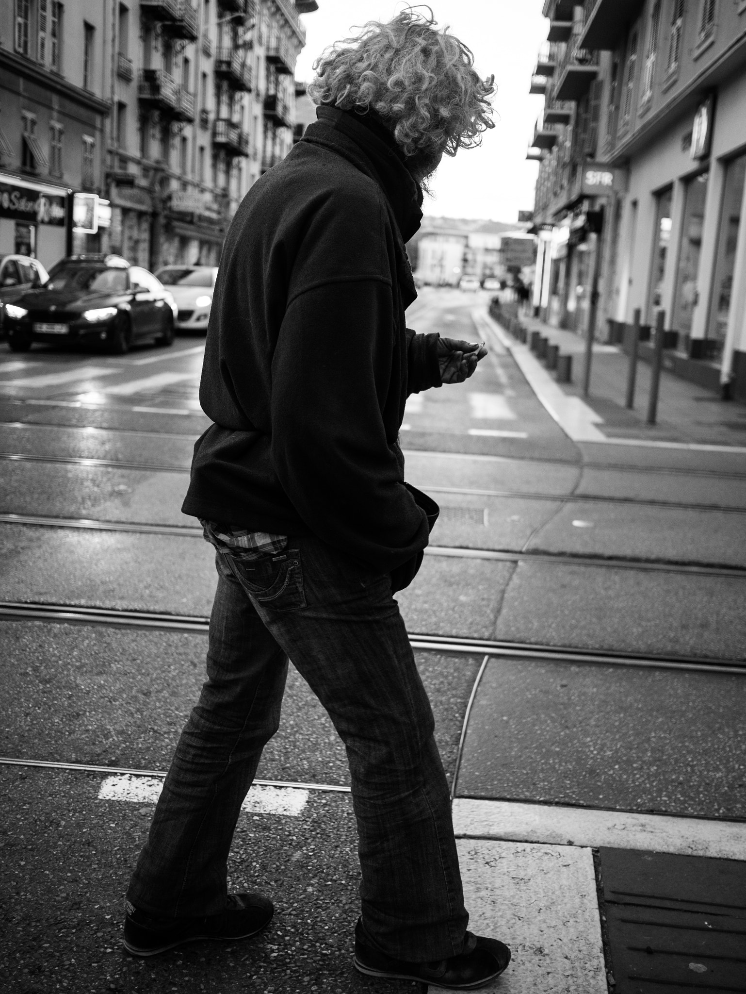 LUMIX G 20/F1.7 II sample photo. Street crossing photography