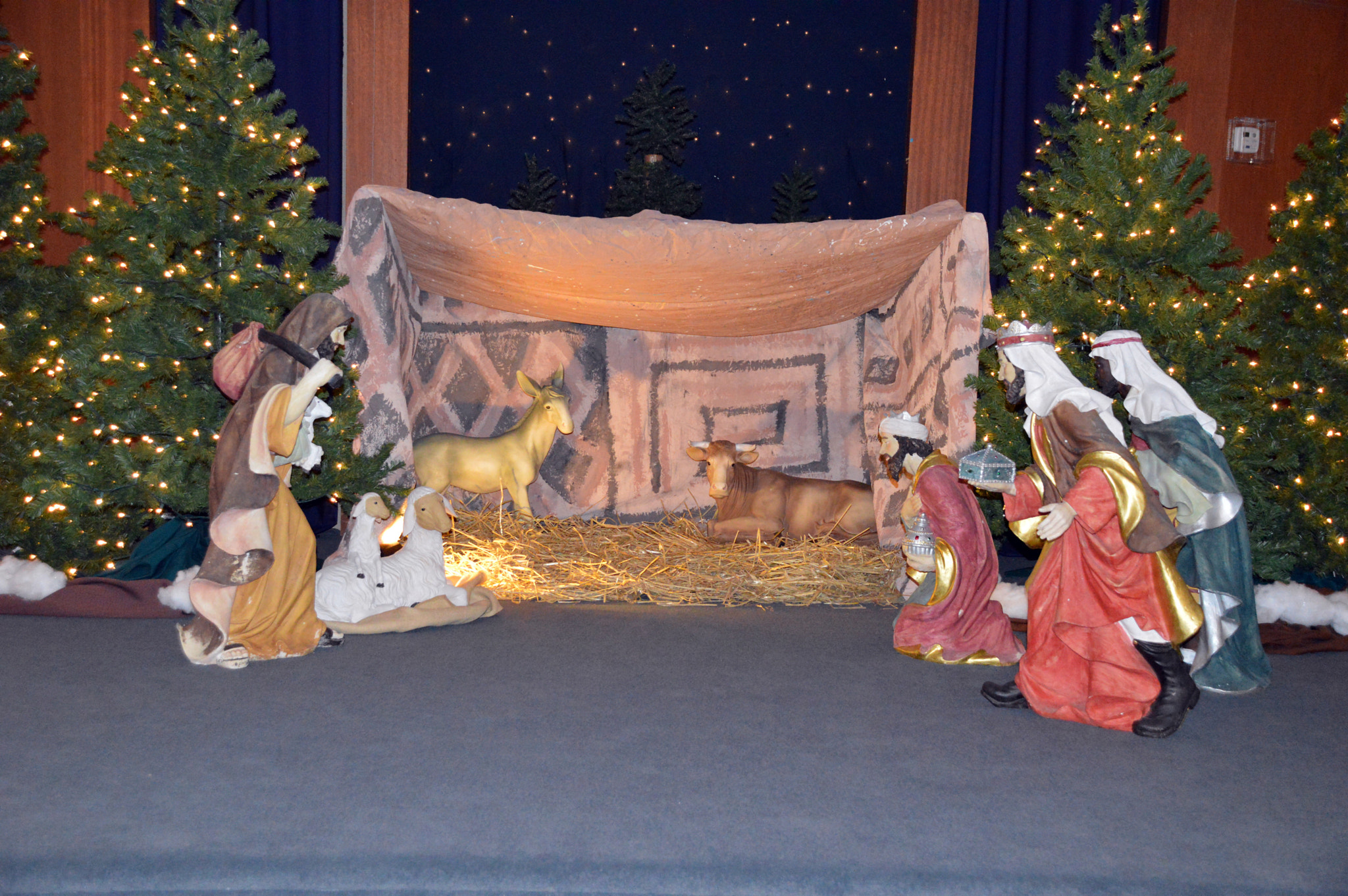 Nikon D3200 sample photo. Church christmas photography