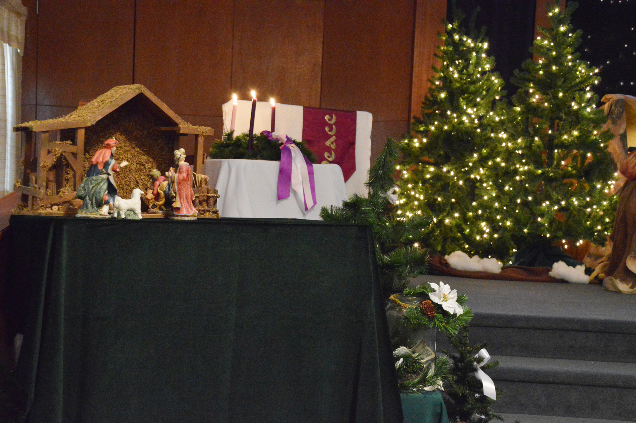 Nikon D3200 sample photo. Church christmas nativity photography