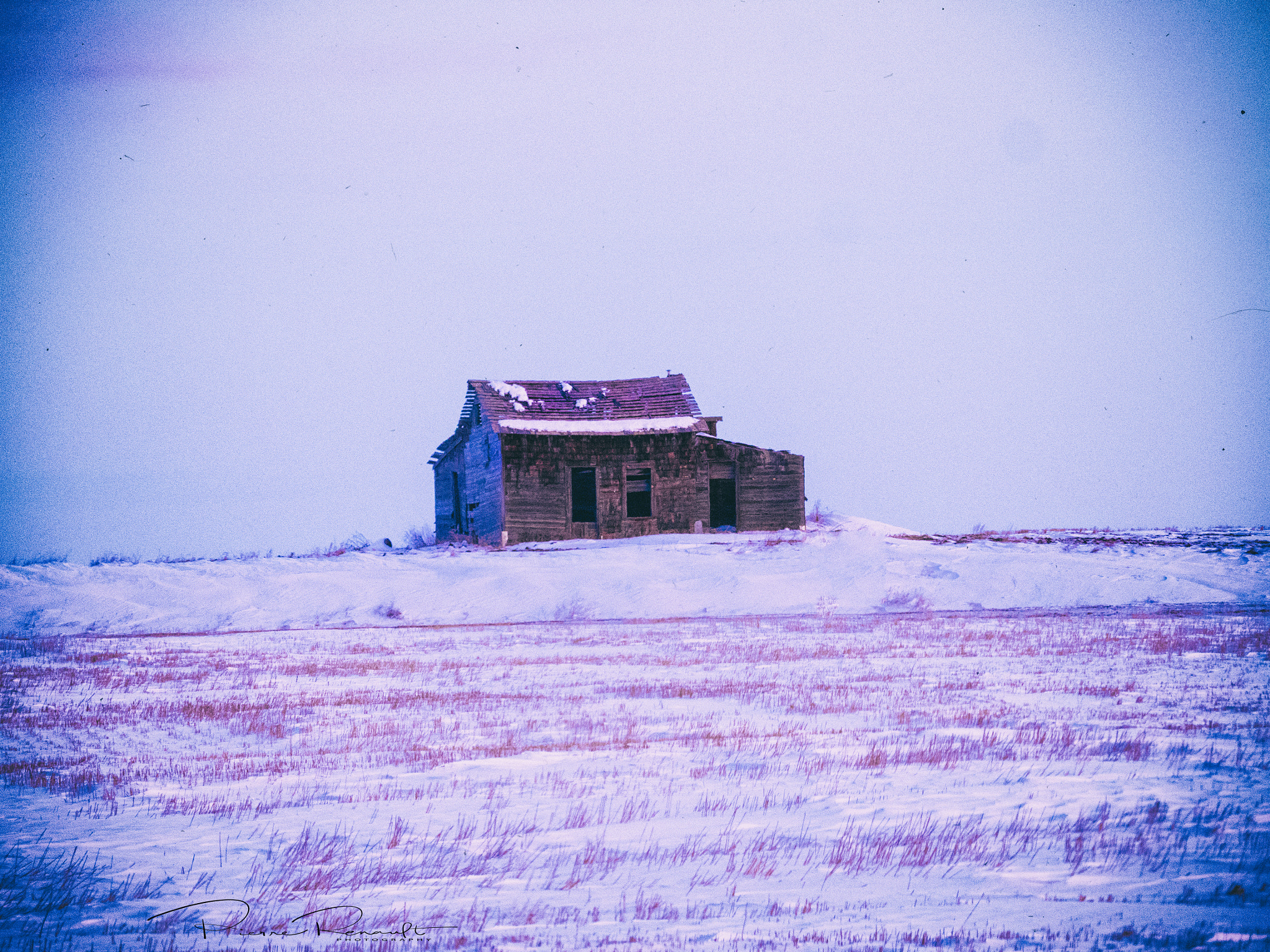 Panasonic Lumix DMC-GH4 + LEICA DG 100-400/F4.0-6.3 sample photo. Old farmstead photography