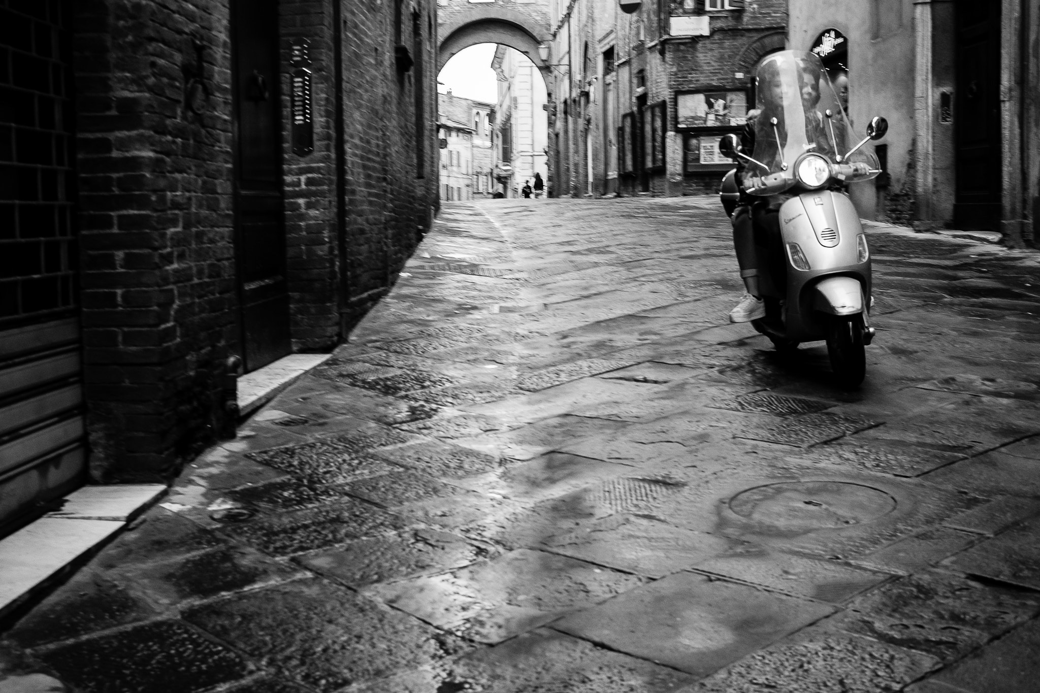 Sony a7 sample photo. Traveling in sienne on a vespa photography