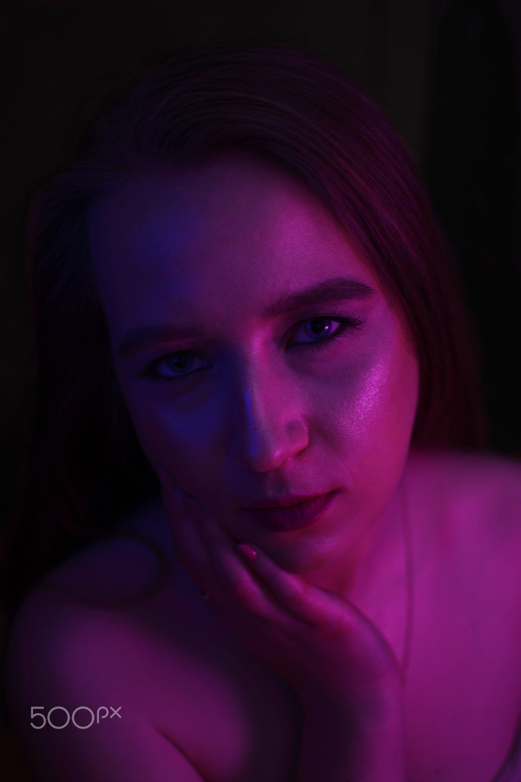 Nikon D5200 + Nikon AF Nikkor 105mm F2D DC sample photo. Lights photography