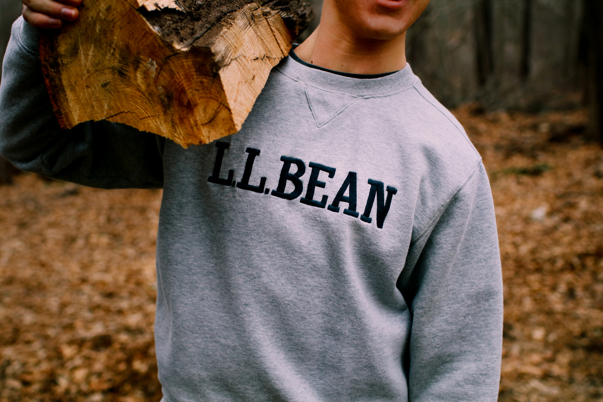 Canon EOS 80D + Canon EF 35mm F1.4L USM sample photo. L.l.bean logo sweatshirt photography