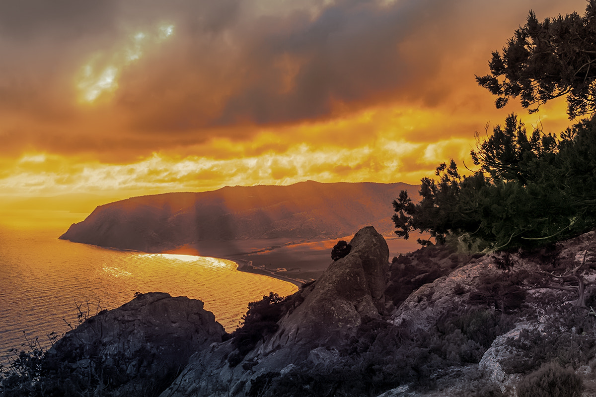 Canon EOS 7D + Canon EF 17-35mm f/2.8L sample photo. Sunset with "cosmos" photography