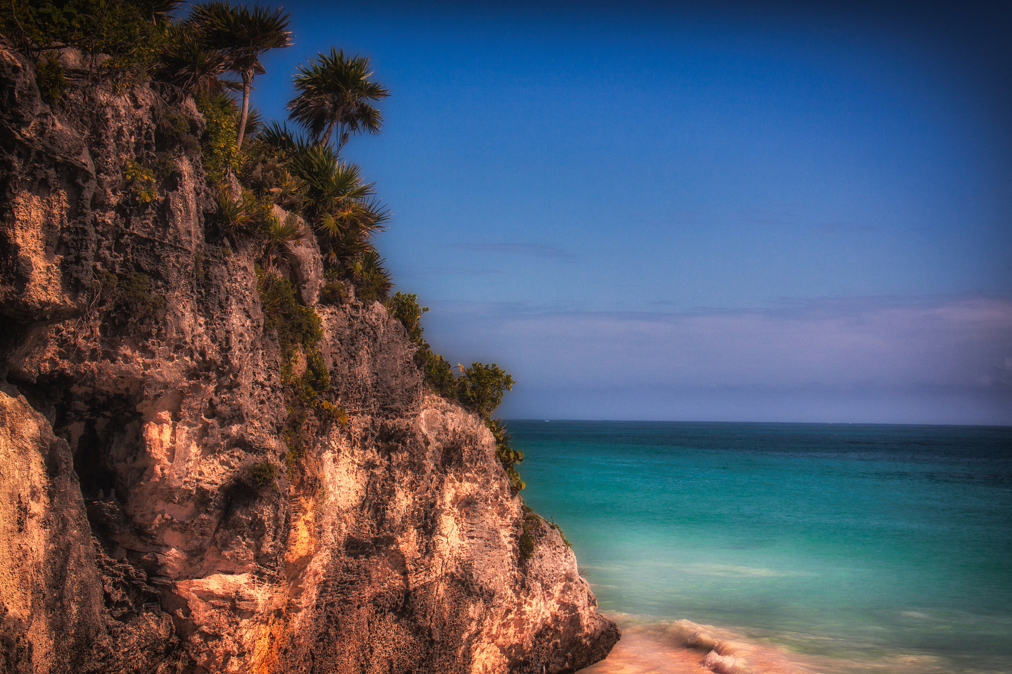 Canon EOS 500D (EOS Rebel T1i / EOS Kiss X3) sample photo. Cliffs at tulum photography
