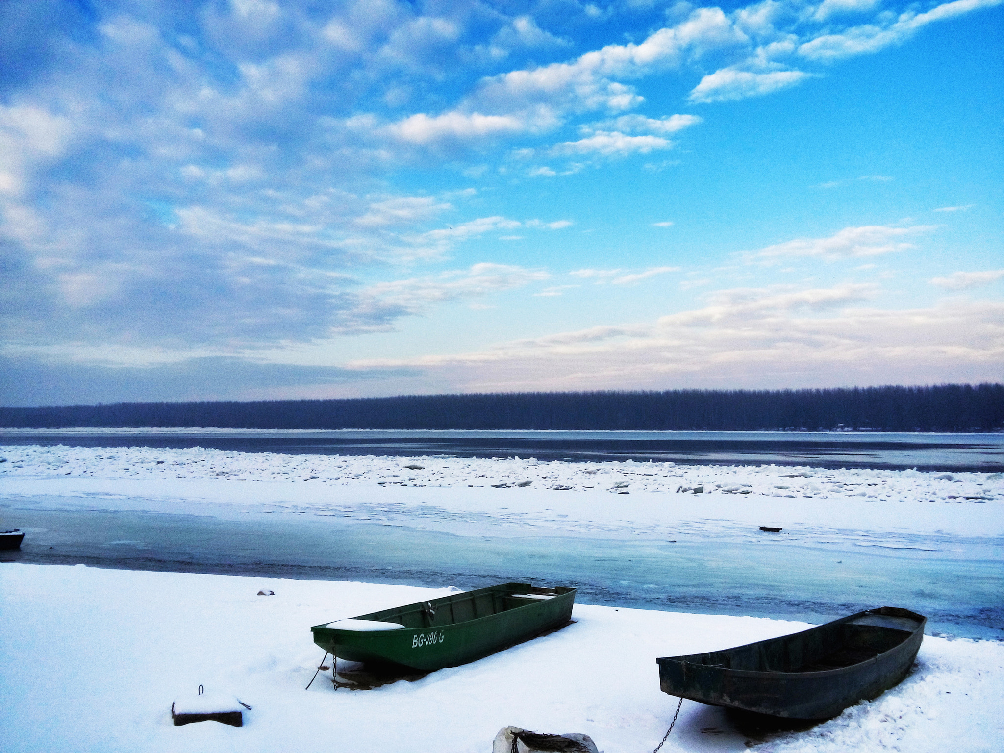 LG LBello sample photo. Two boats, winter & white danube photography