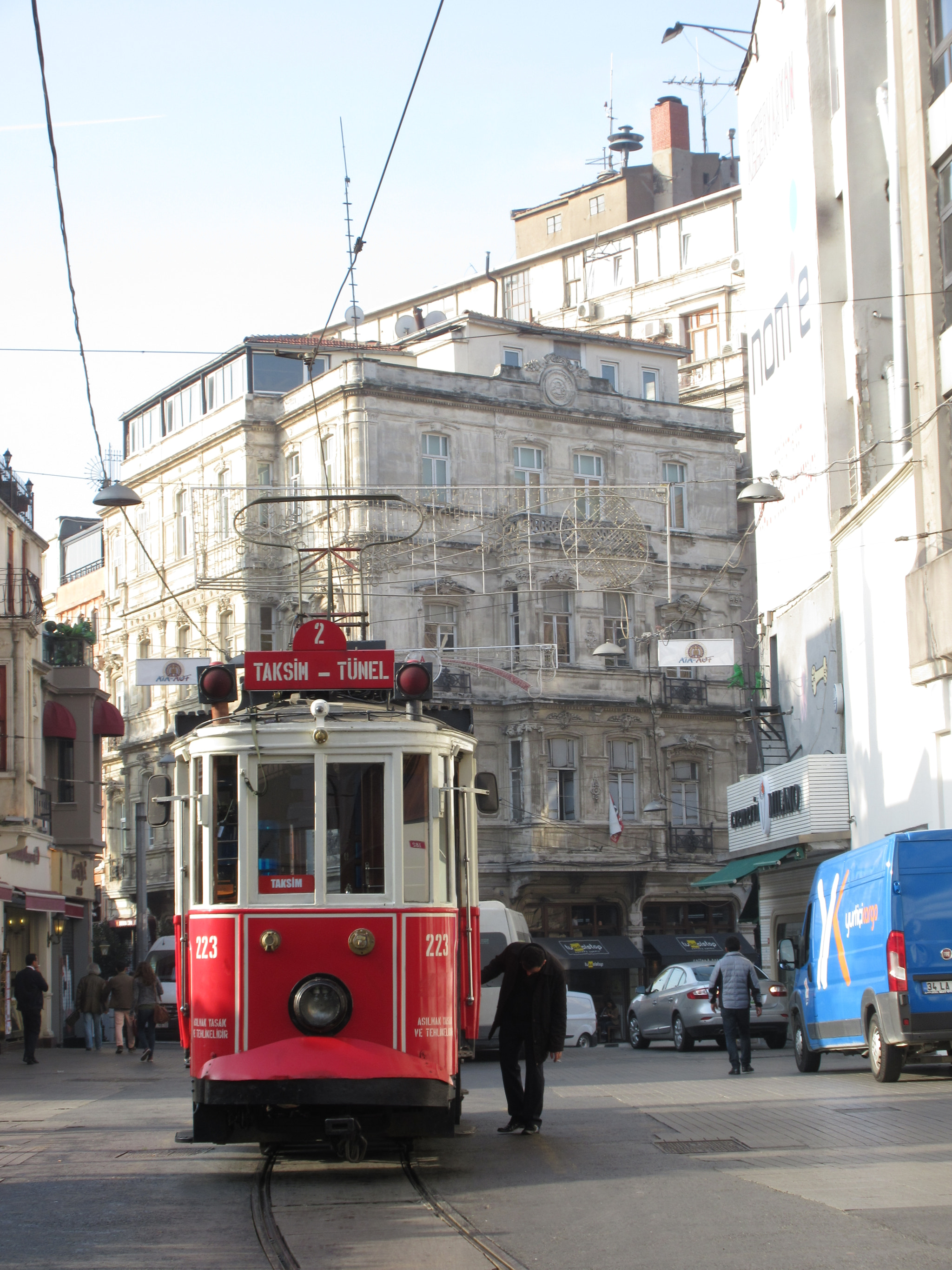 Canon PowerShot ELPH 350 HS (IXUS 275 HS / IXY 640) sample photo. Istiklal caddesi photography