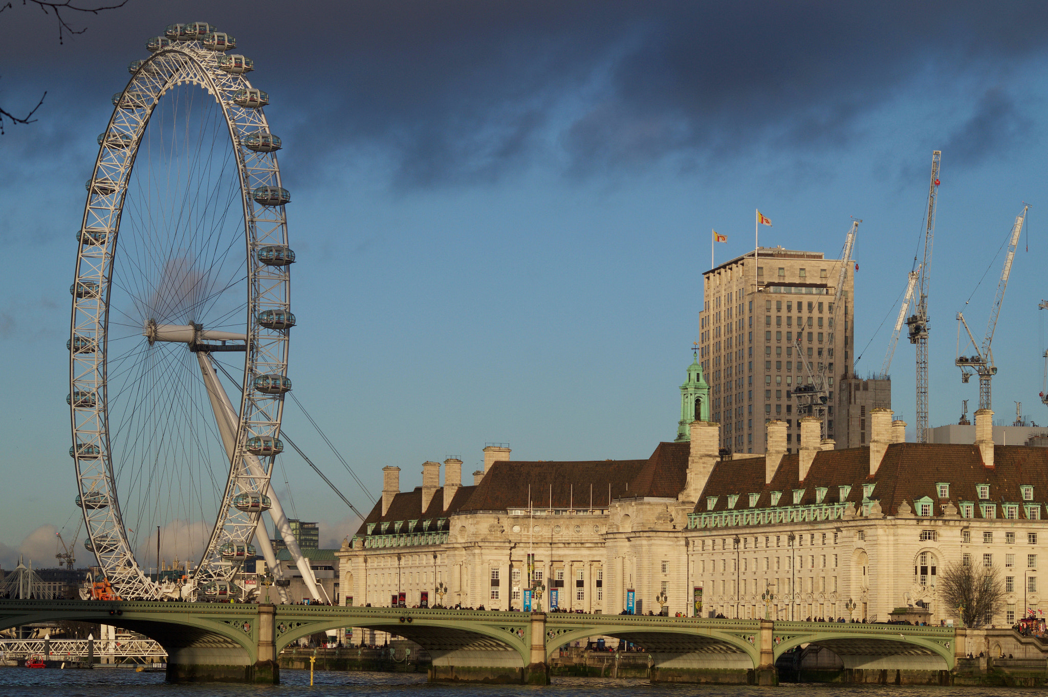 Sony SLT-A58 + Sigma 70-300mm F4-5.6 DL Macro sample photo. London eye photography