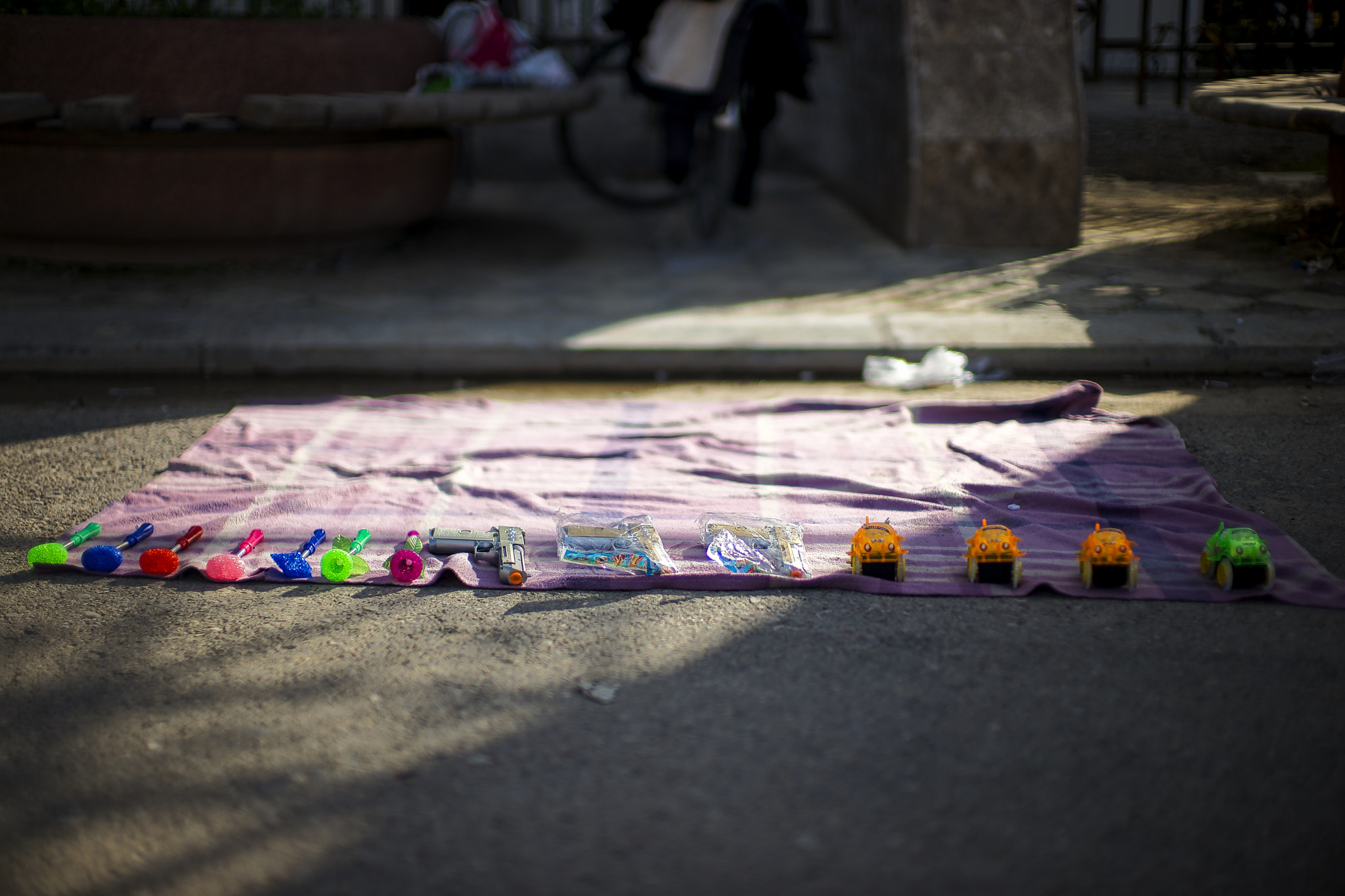 Leica Noctilux-M 50mm F0.95 ASPH sample photo. Plastic toys on display photography