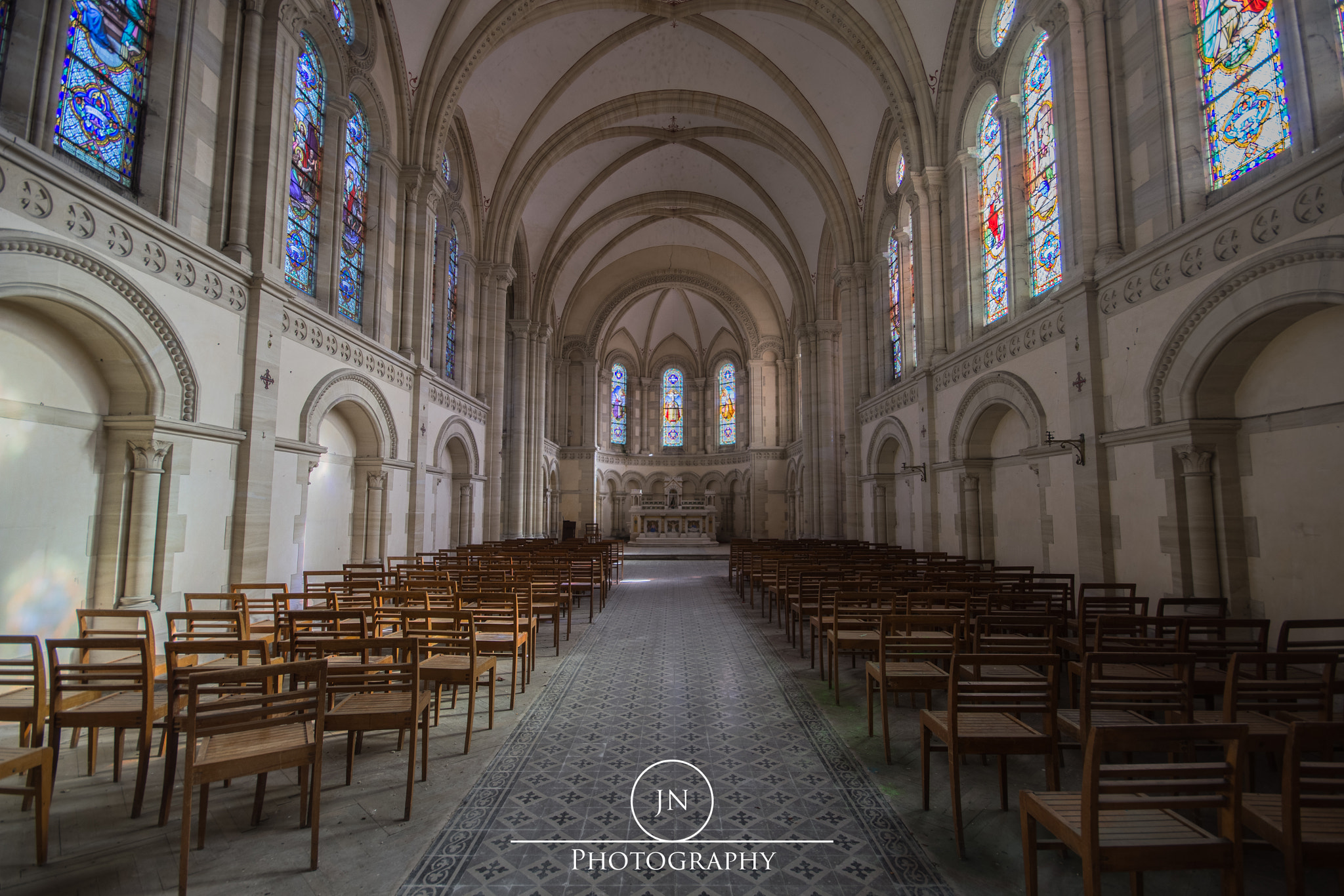 Canon EOS 1200D (EOS Rebel T5 / EOS Kiss X70 / EOS Hi) + Sigma 10-20mm F4-5.6 EX DC HSM sample photo. Abandoned chapel photography