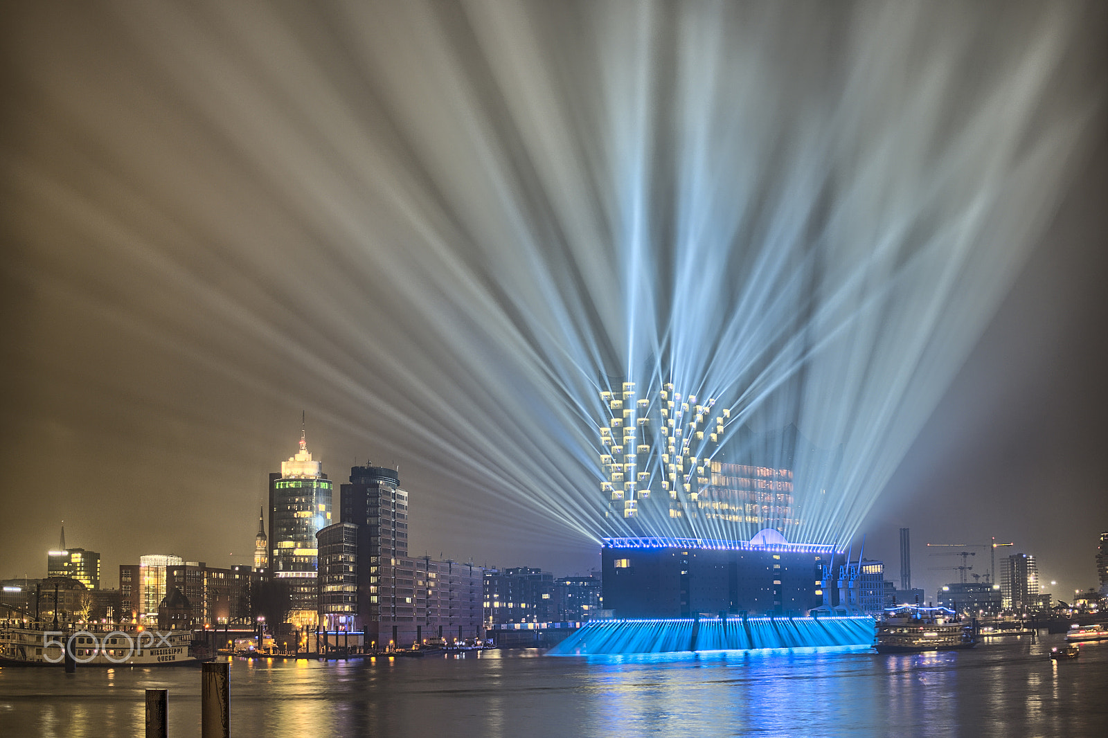 Olympus PEN E-PL7 sample photo. Elbphilharmonie - grand opening i photography