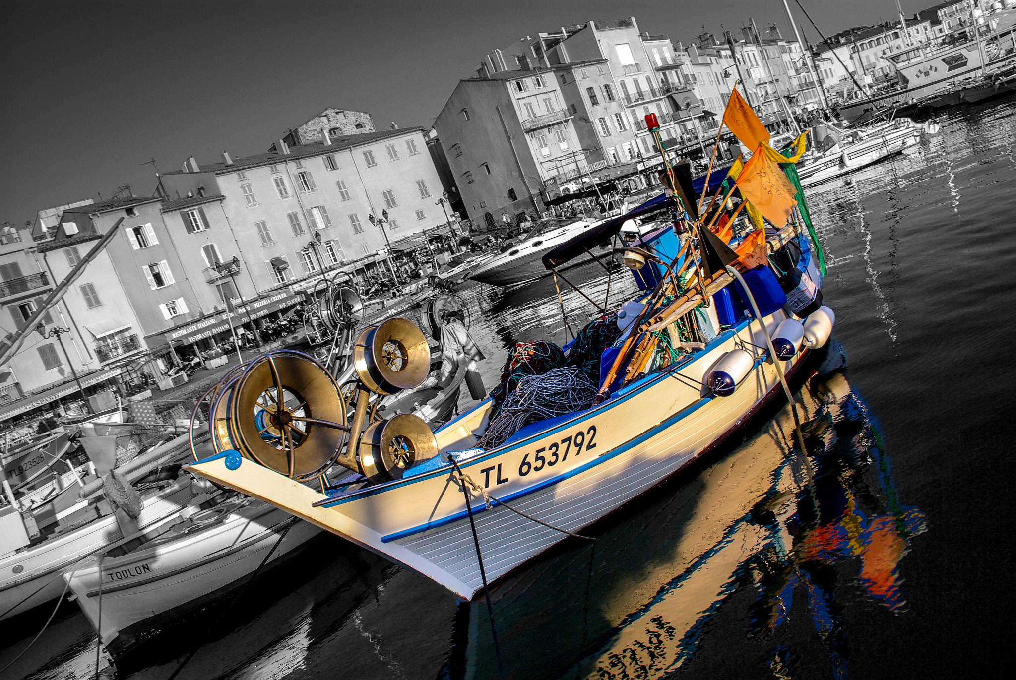 Tamron AF 18-200mm F3.5-6.3 XR Di II LD Aspherical (IF) Macro sample photo. Bateaux de pêche de saint-tropez (france) photography
