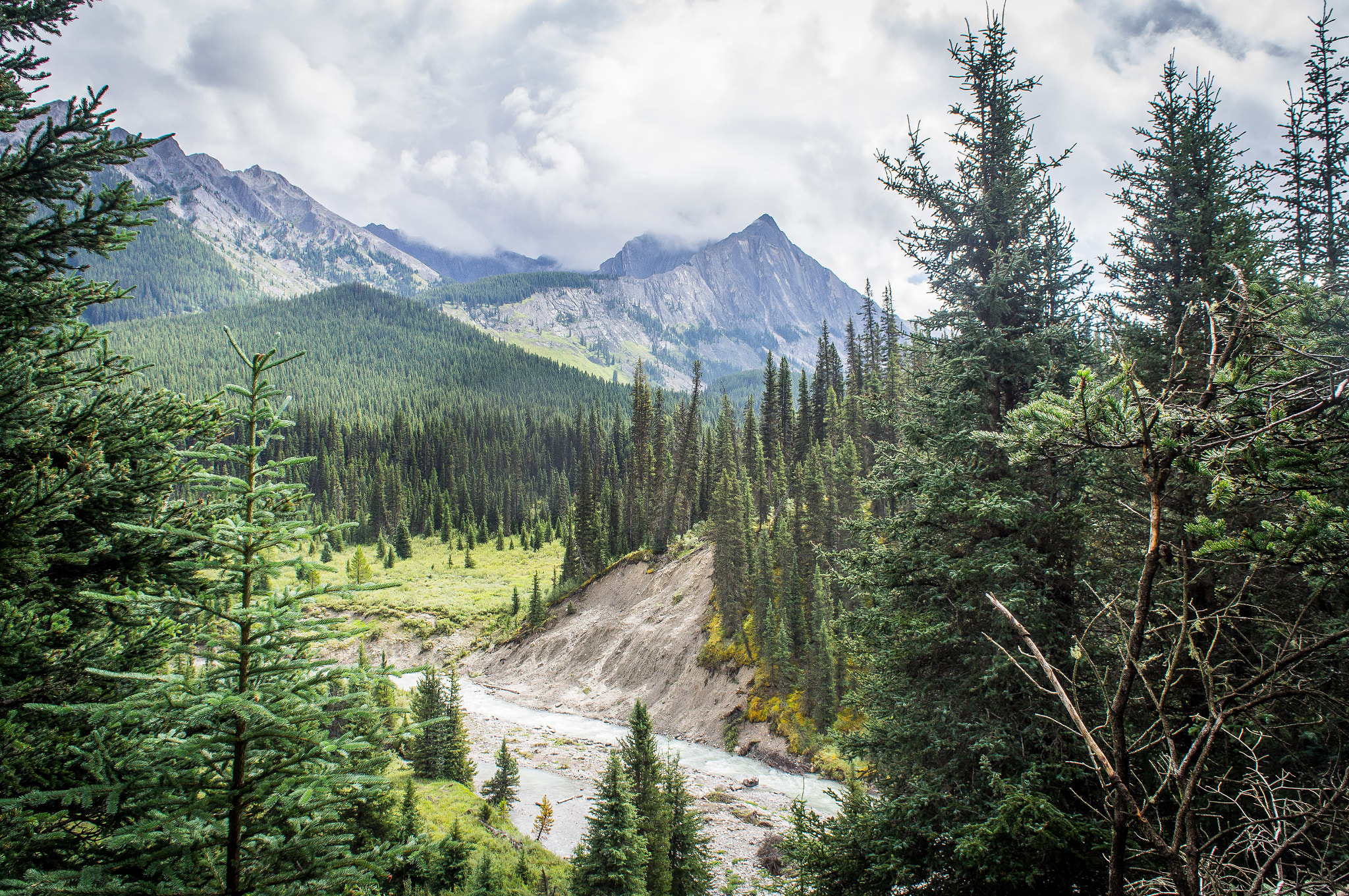 Sony Alpha NEX-C3 sample photo. Banff national park photography