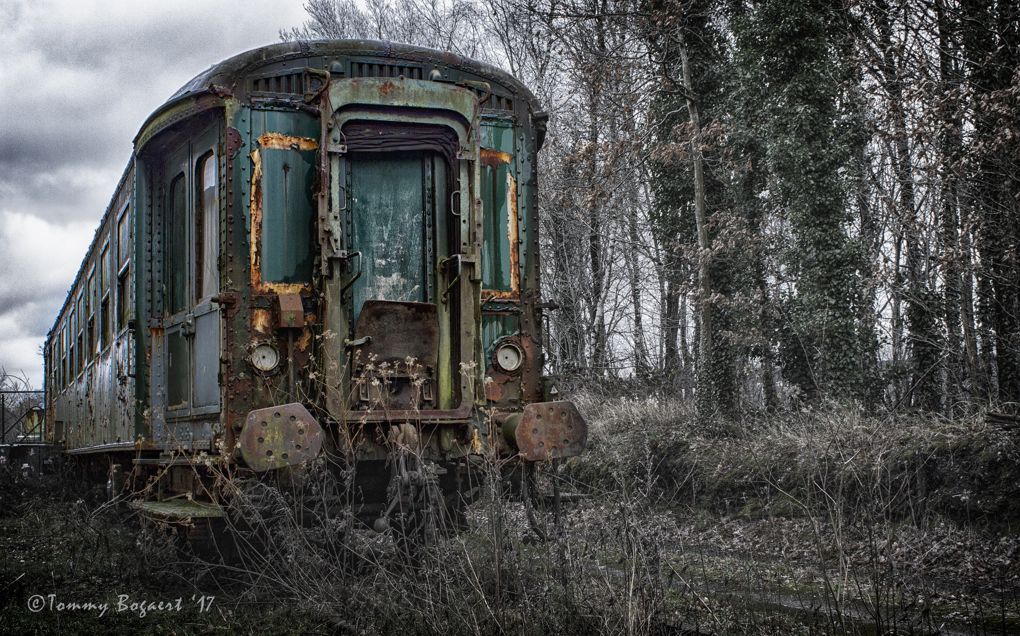 Canon EOS 550D (EOS Rebel T2i / EOS Kiss X4) sample photo. 'lost train' photography