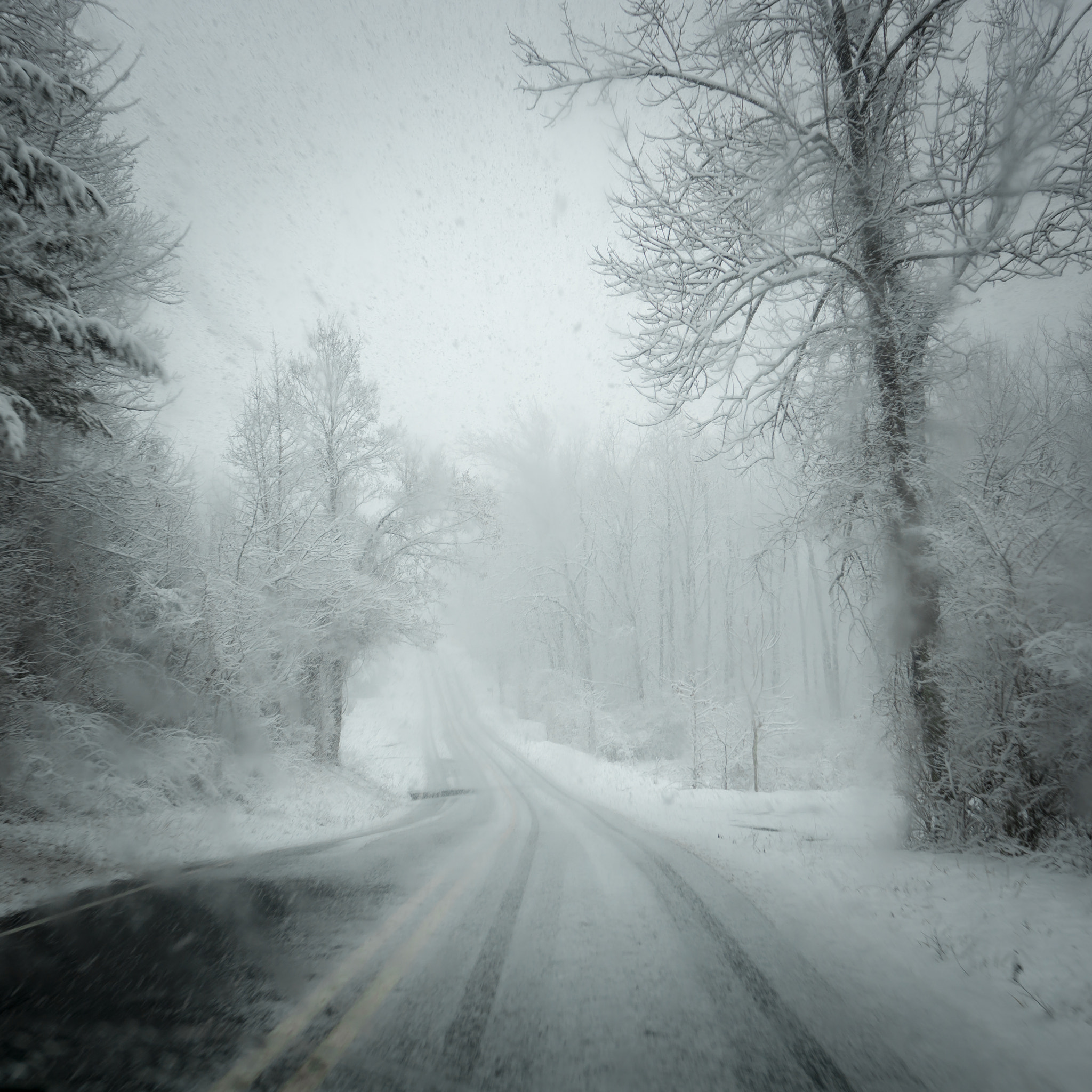 Sony Alpha NEX-7 + Sony Sonnar T* E 24mm F1.8 ZA sample photo. Icy road photography