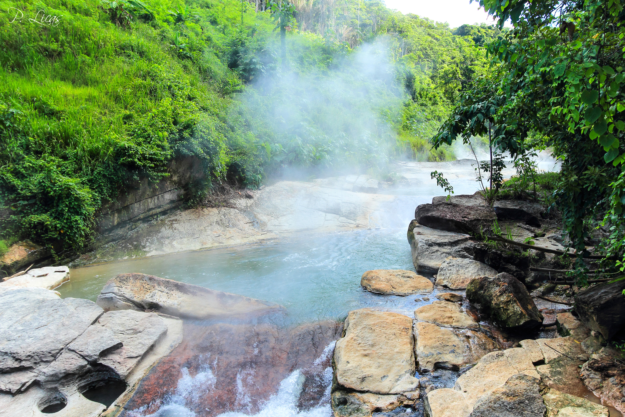 Canon EF-S 10-22mm F3.5-4.5 USM sample photo. The boiling river photography