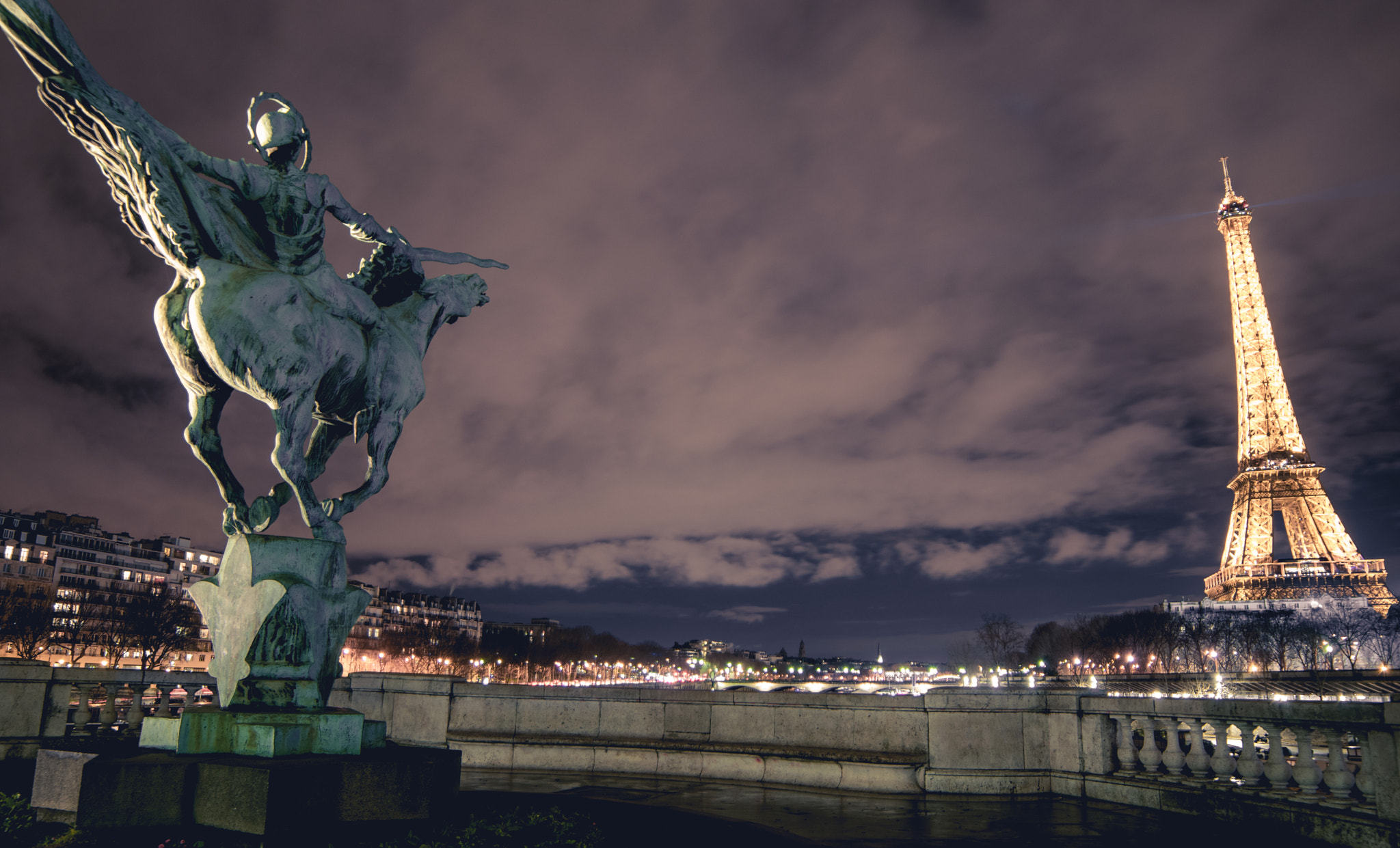 Samyang 14mm F2.8 ED AS IF UMC sample photo. Horse and tower photography