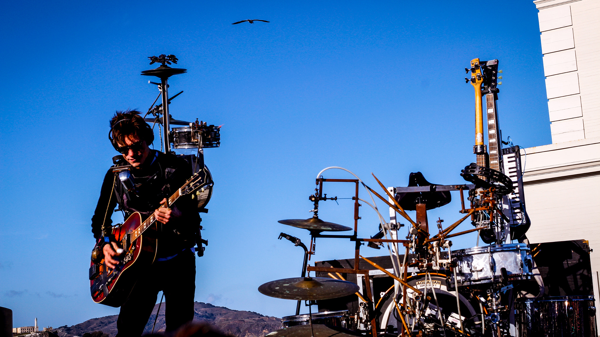 Canon EOS 700D (EOS Rebel T5i / EOS Kiss X7i) + Canon EF 40mm F2.8 STM sample photo. The guy who makes music photography