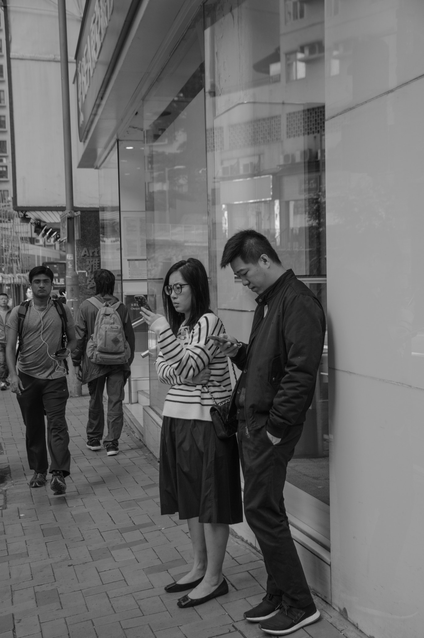 Sigma 17-70mm F2.8-4 DC Macro OS HSM | C sample photo. Love on the phone photography