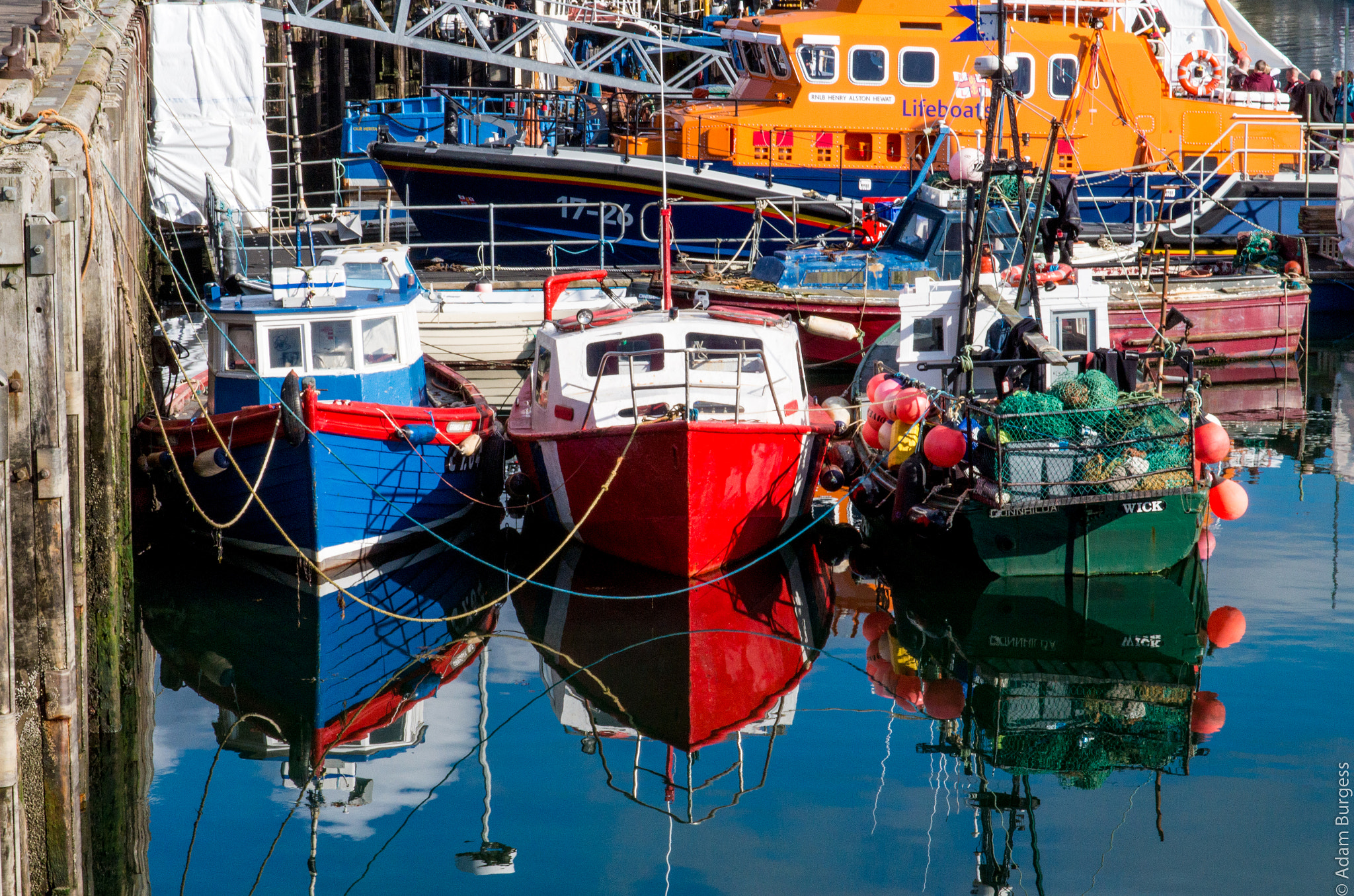 Pentax K-30 + Sigma 17-70mm F2.8-4 DC Macro HSM | C sample photo. In harbour photography