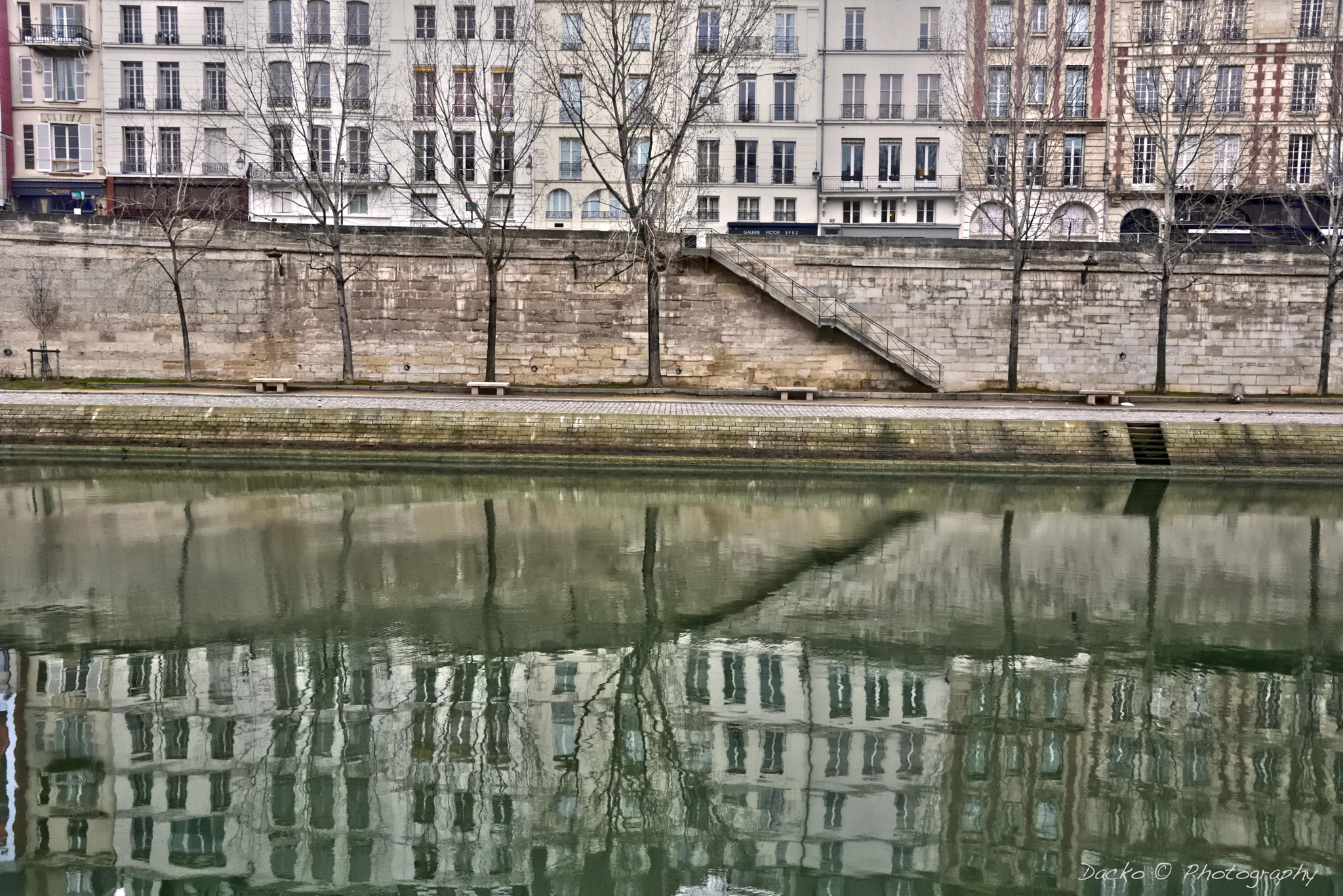 Nikon D750 sample photo. Reflet de l'île de la cité ... paris photography