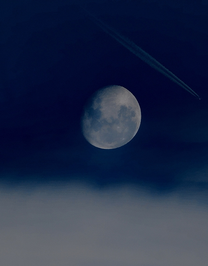 Sigma 70-300mm F4-5.6 APO DG Macro sample photo. Moon photography