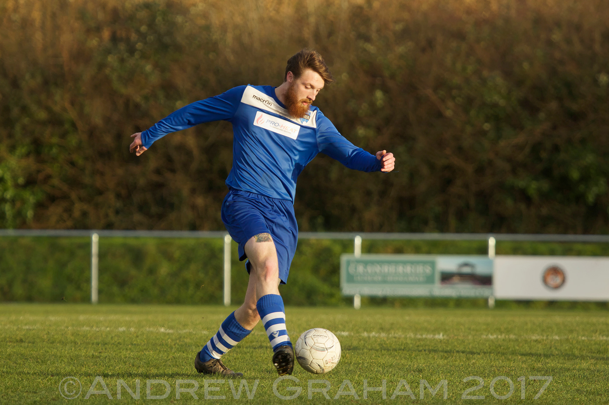 Canon EF 100-400mm F4.5-5.6L IS USM sample photo. Ball control photography