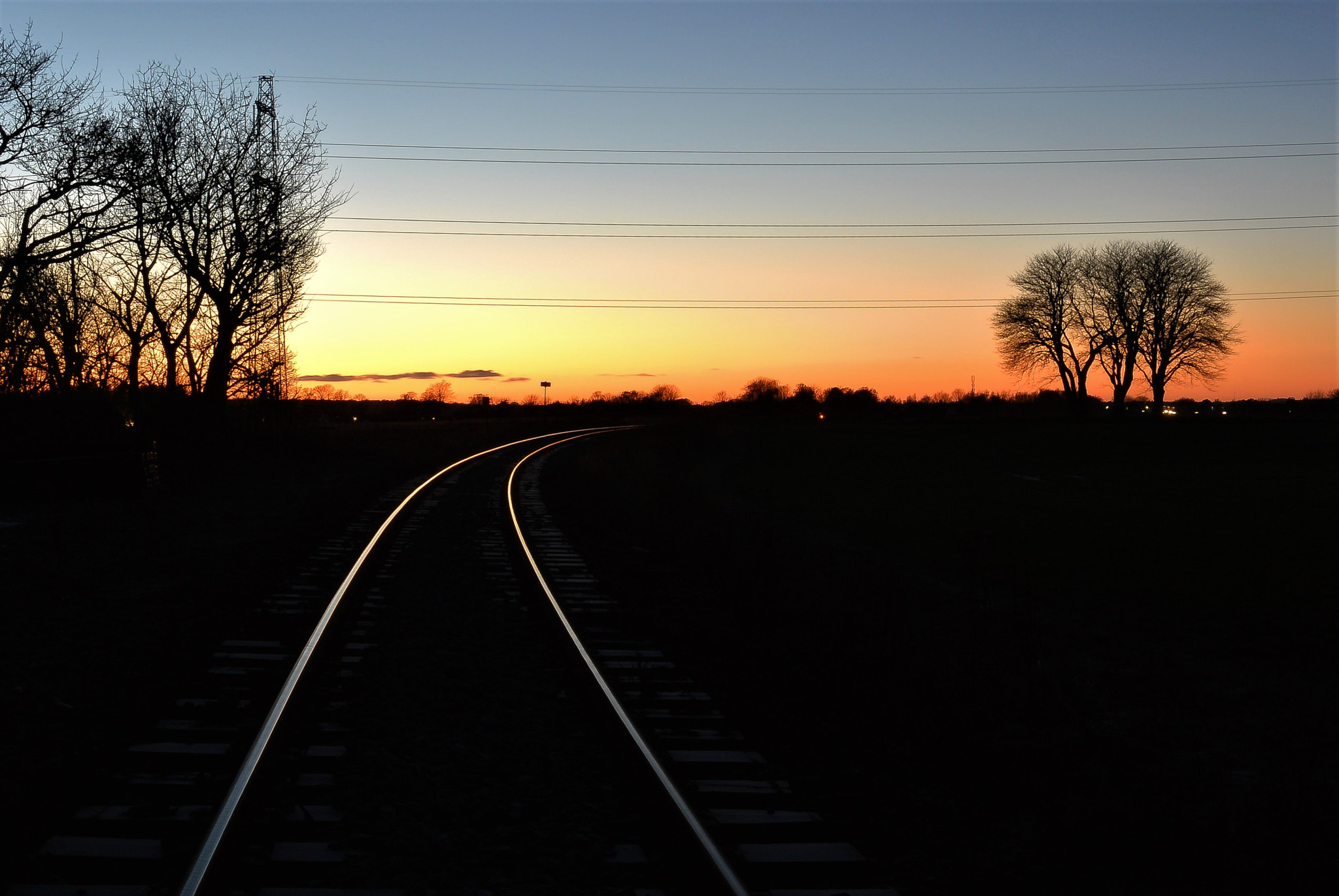 Nikon 1 Nikkor 11-27.5mm F3.5-5.6 sample photo. Tracks... photography