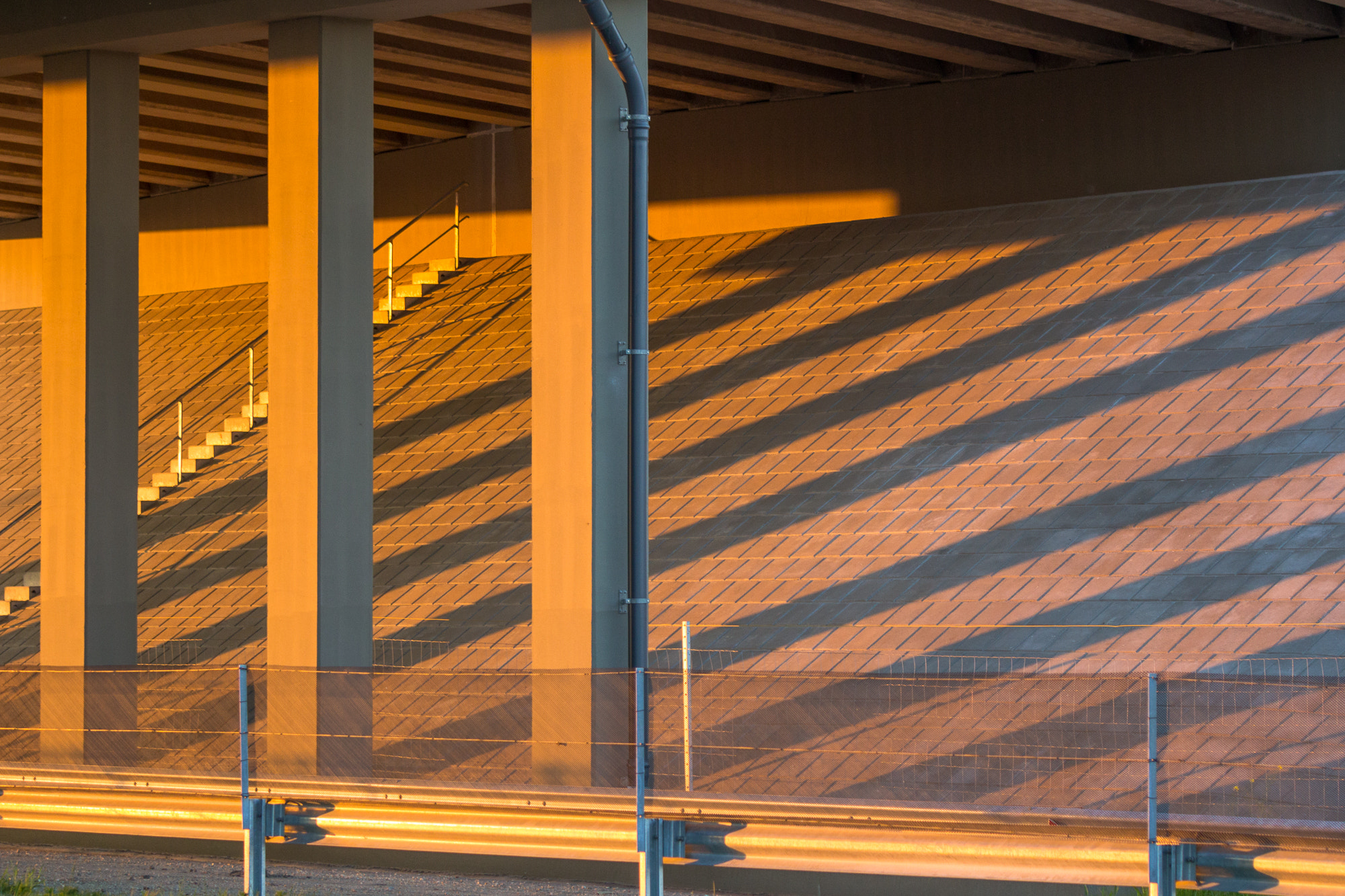 Canon EOS 60D + Canon EF 70-200mm F4L IS USM sample photo. Golden concrete photography