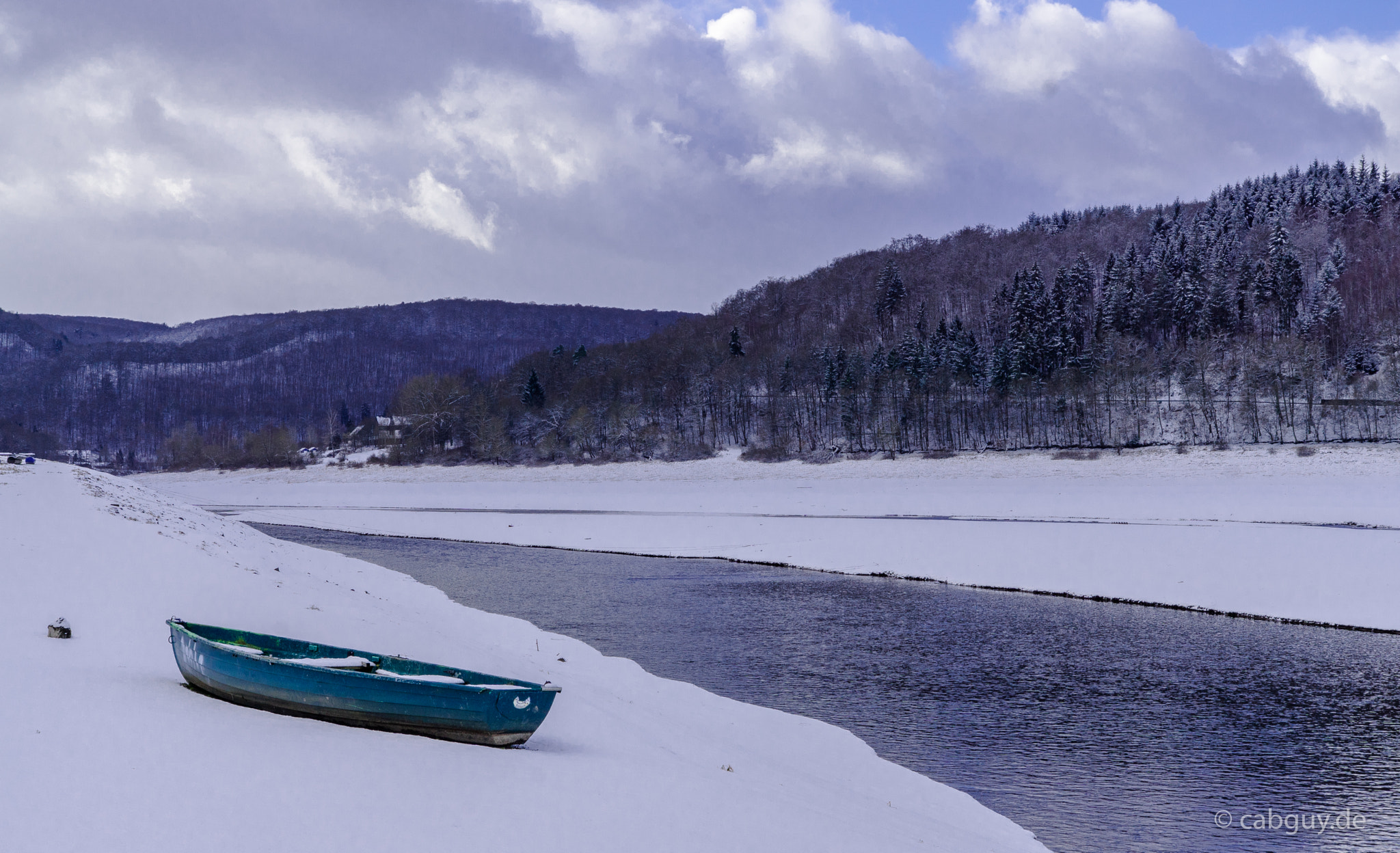 Sony ILCA-77M2 sample photo. Hibernation photography