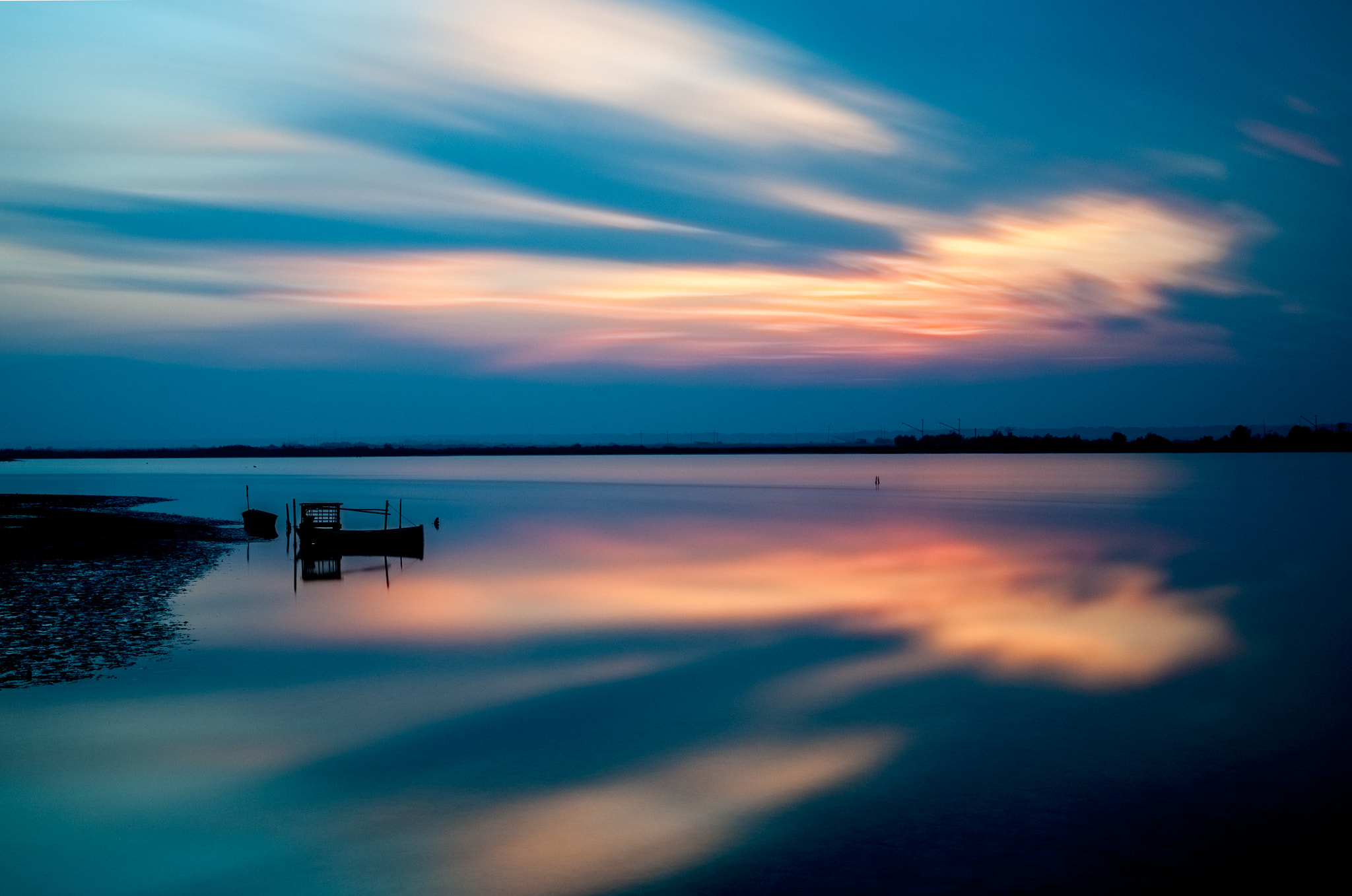 Nikon D300 sample photo. The first shadows of the evening - pialassa photography