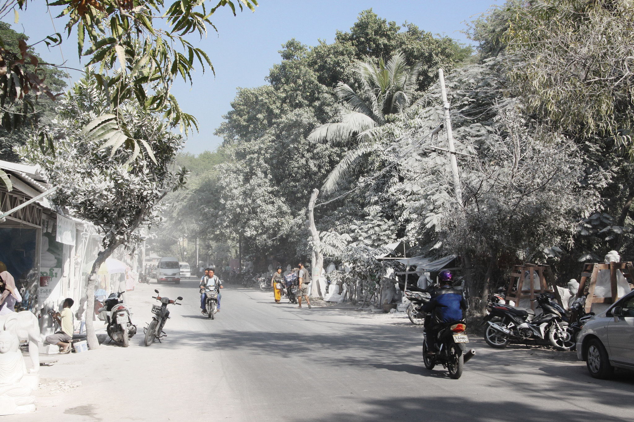 Sigma 18-250mm F3.5-6.3 DC OS HSM sample photo. Stone carving district in mandalay photography