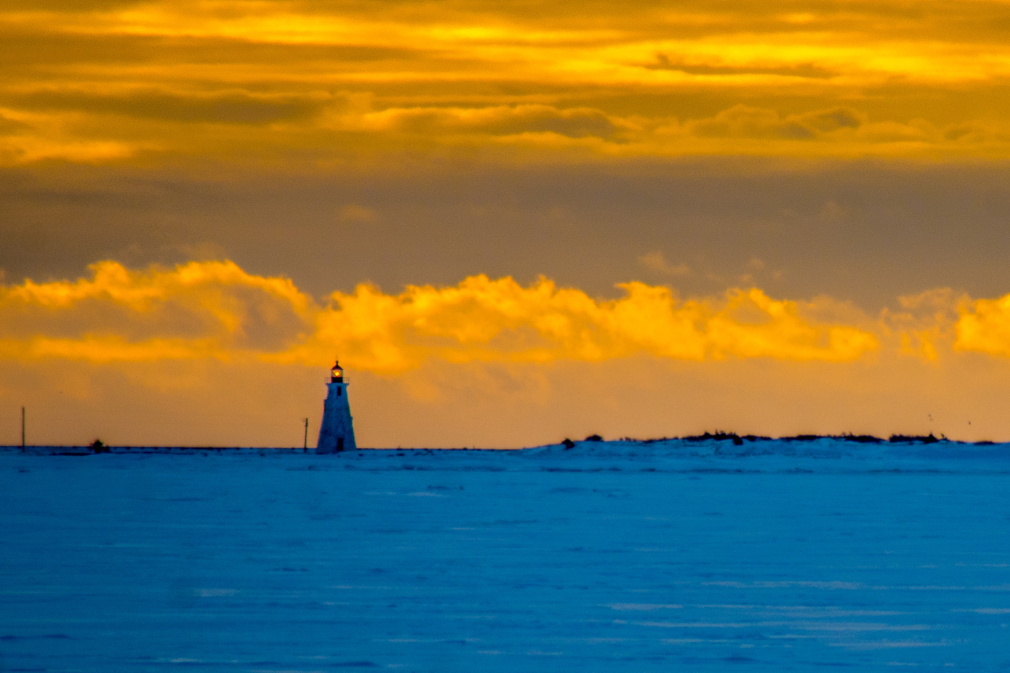 Tamron AF 70-300mm F4-5.6 LD Macro 1:2 sample photo. Lighthouse winter photography